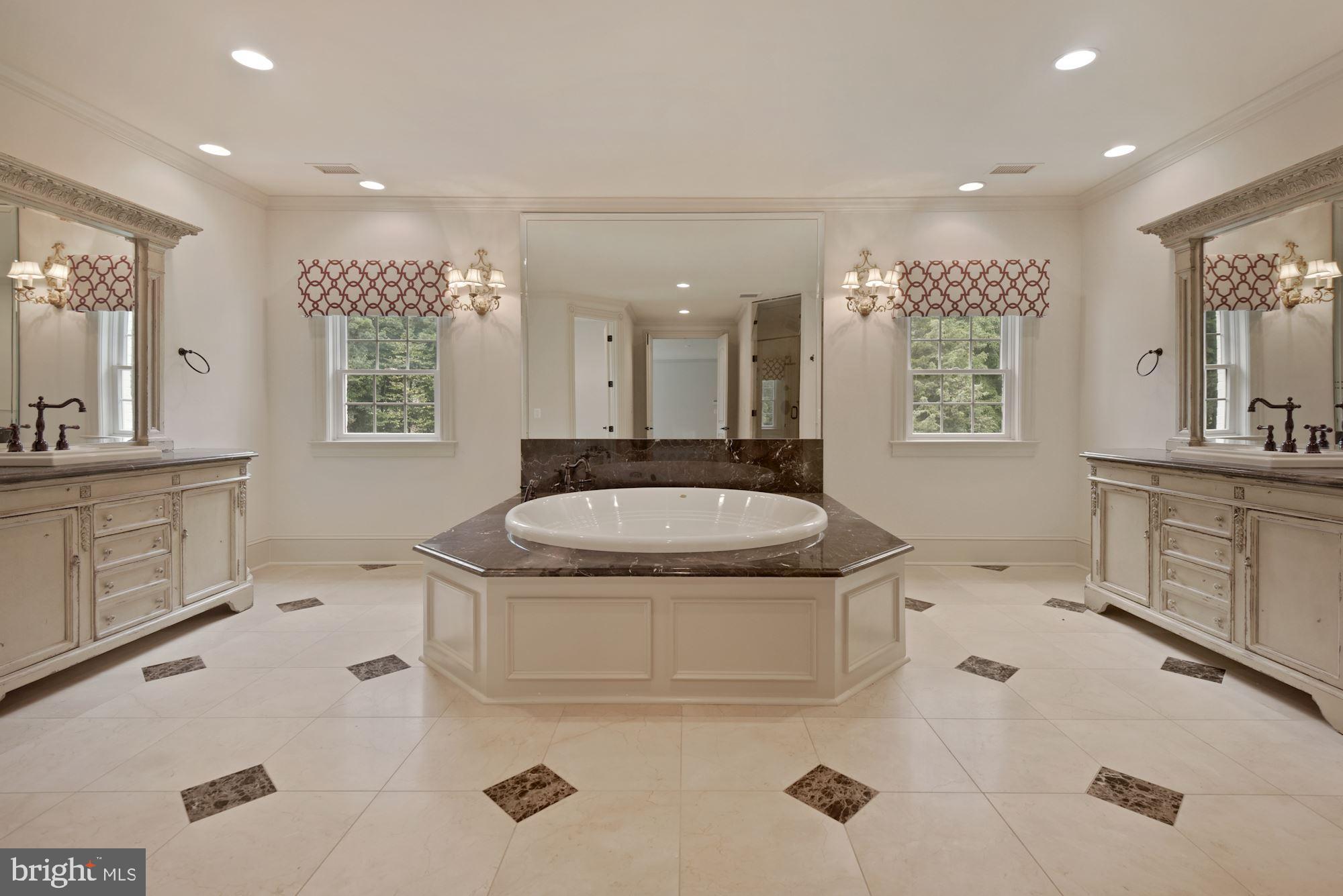 CREIGHTON FARMS - Residential