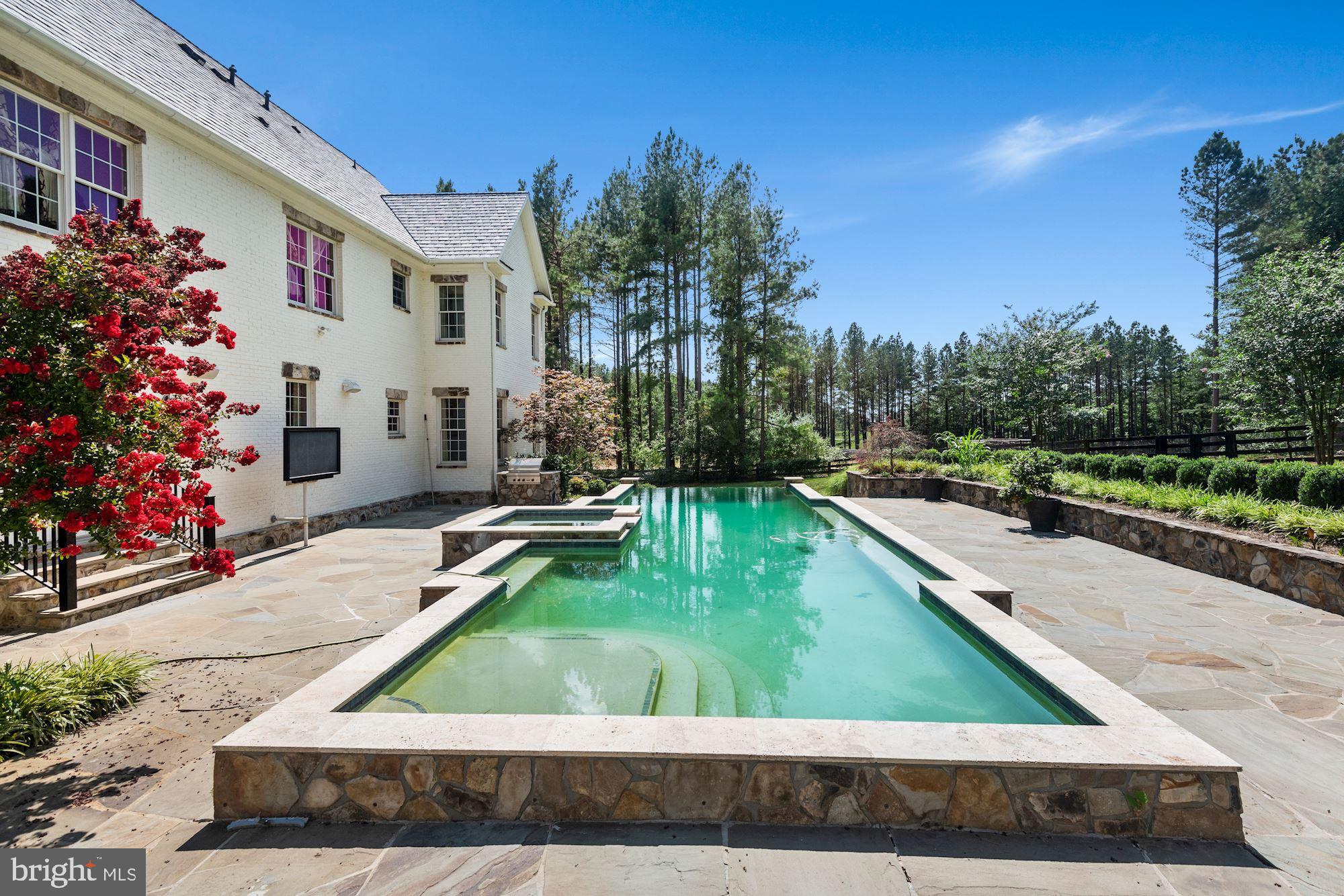 CREIGHTON FARMS - Residential