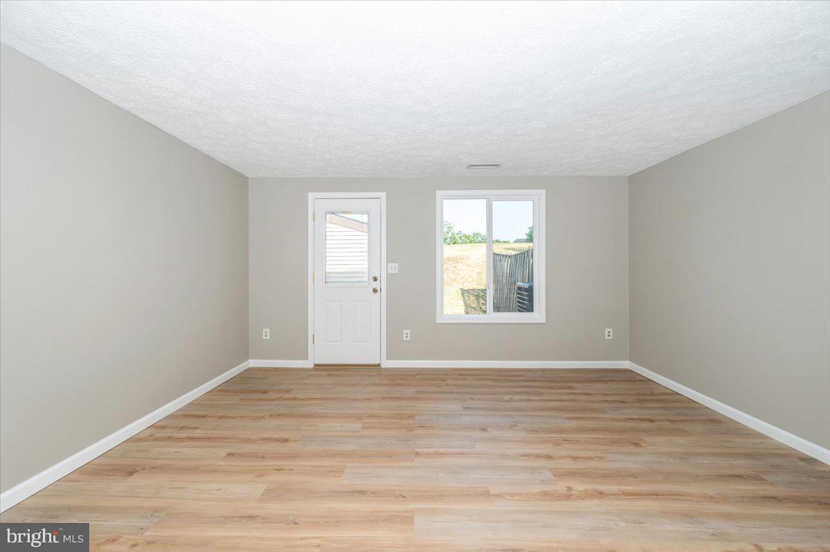 5819 DRAWBRIDGE COURT