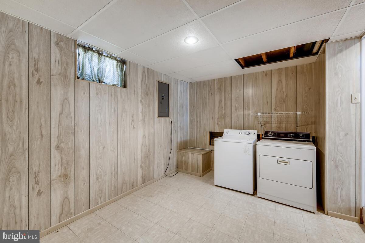 BRIMFIELD - Residential