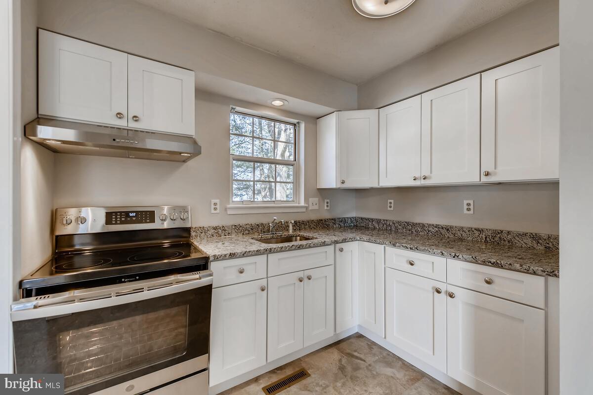 BRIMFIELD - Residential