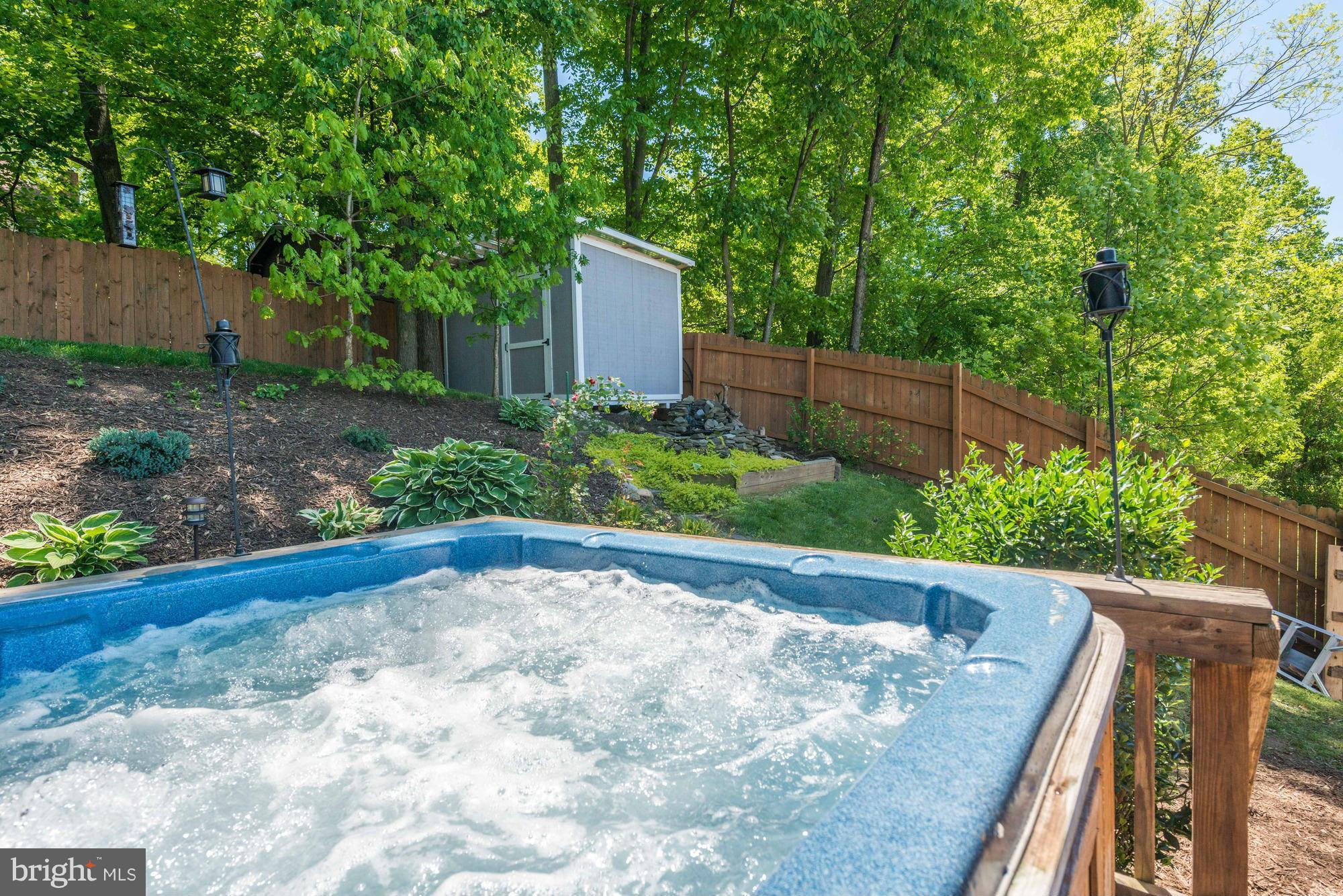 HILLSIDE LANDING - Residential