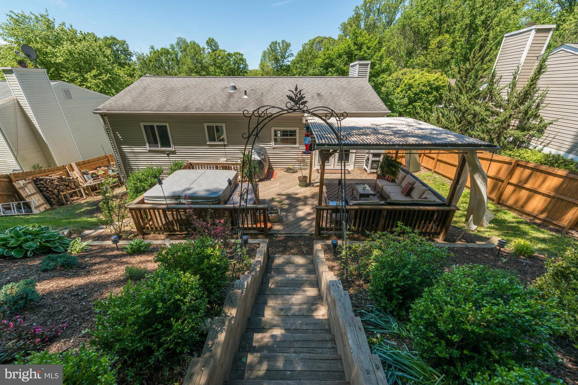 HILLSIDE LANDING - Residential