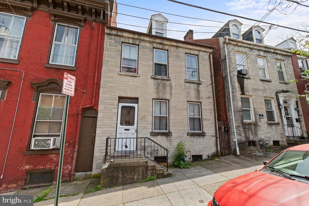 Photo of 236 W Vine Street, Lancaster, PA 17603 (MLS # PALA2051308)