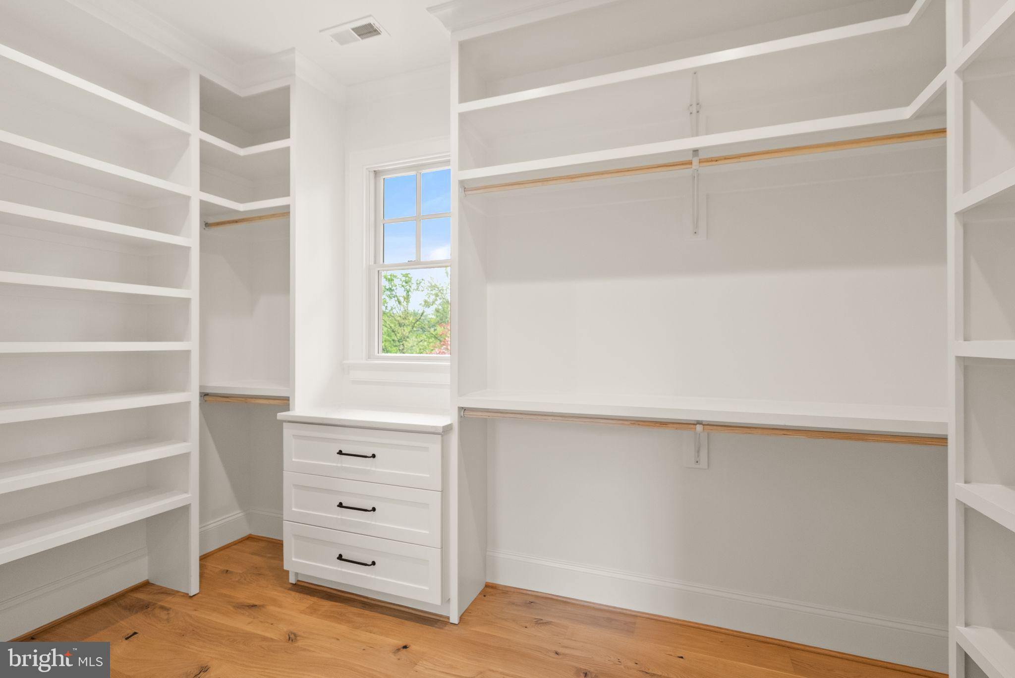 BROYHILL FOREST - Residential