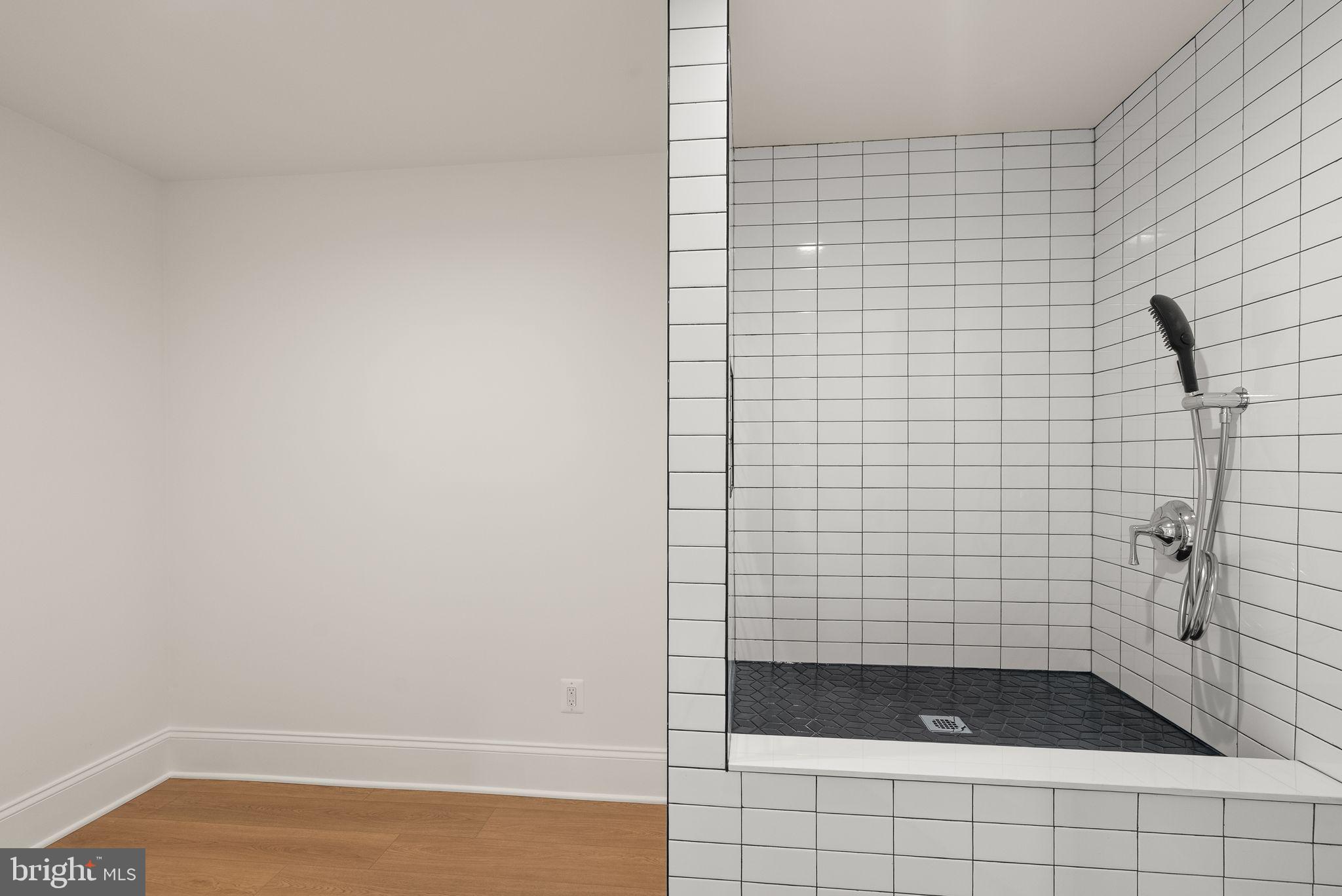 BROYHILL FOREST - Residential