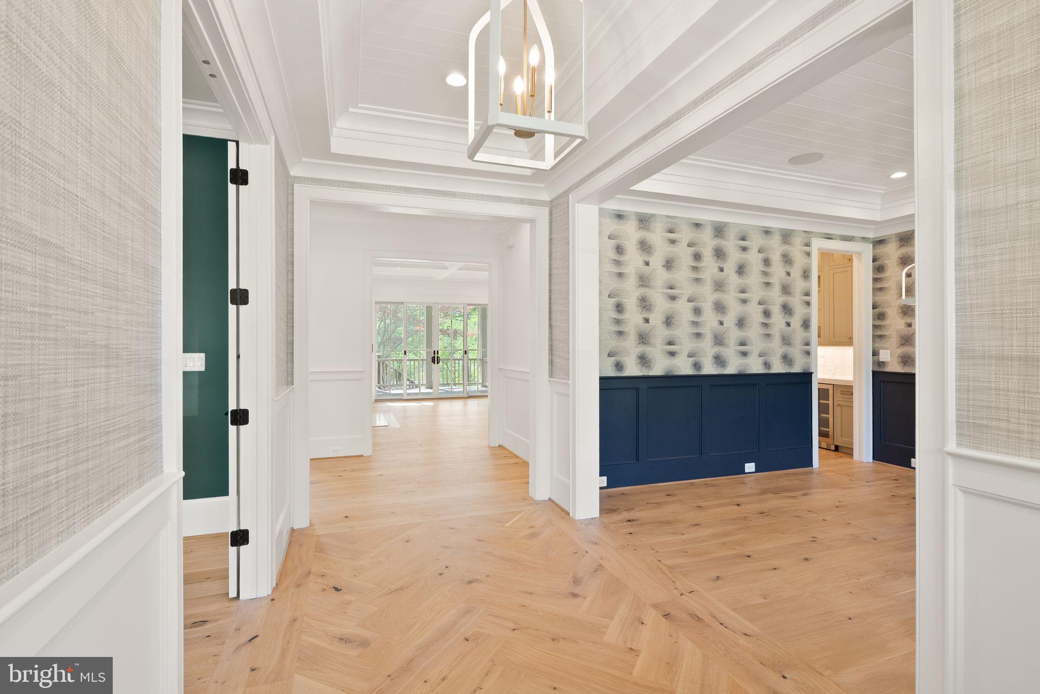 BROYHILL FOREST - Residential