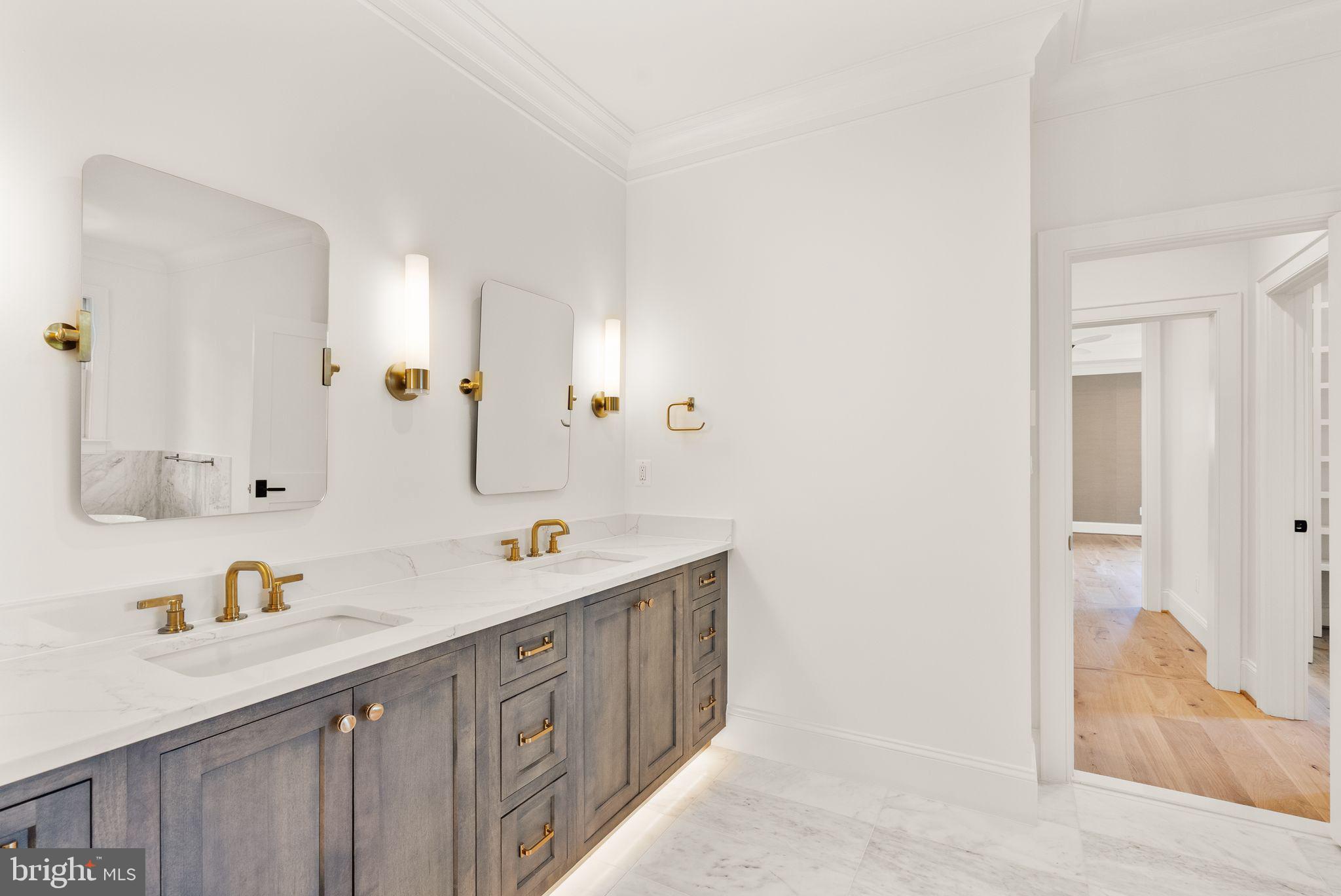 BROYHILL FOREST - Residential