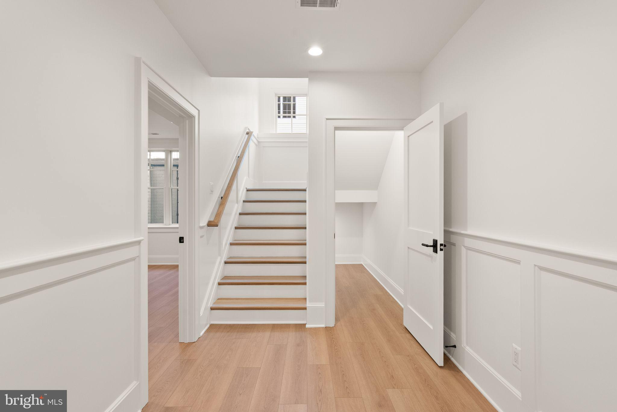 BROYHILL FOREST - Residential