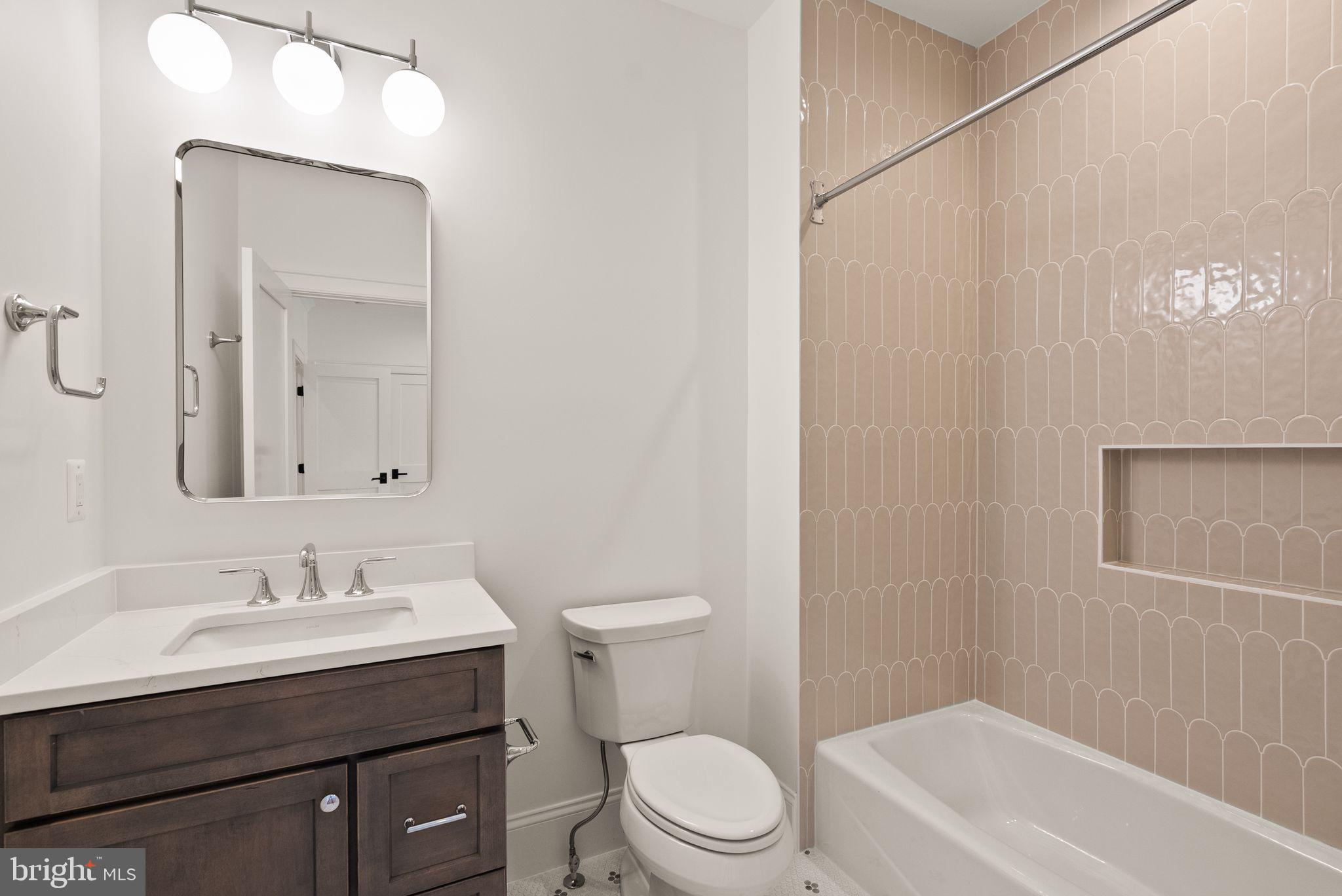 BROYHILL FOREST - Residential