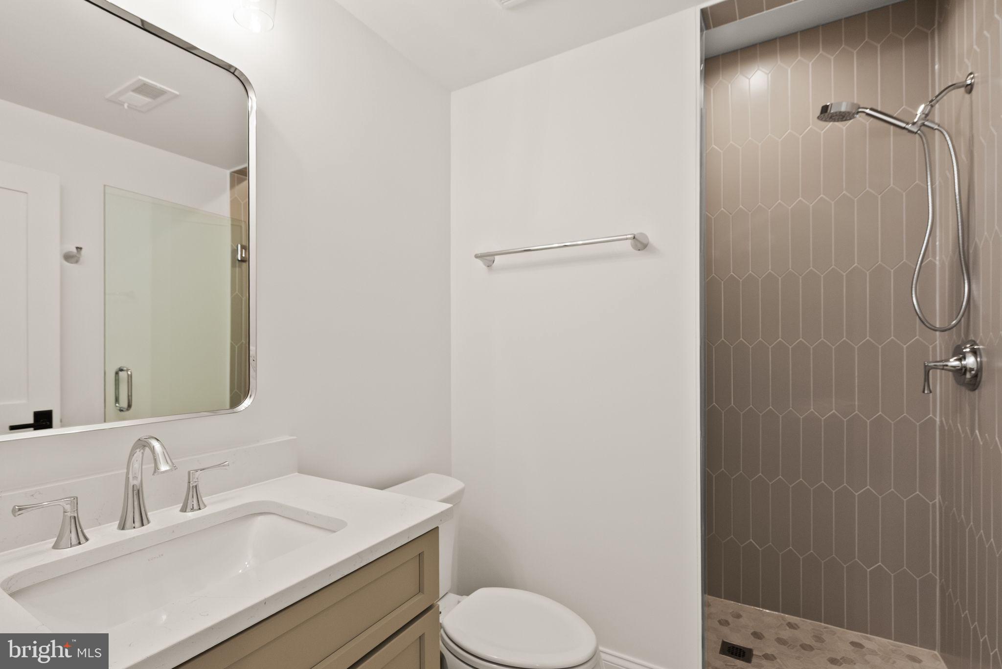 BROYHILL FOREST - Residential