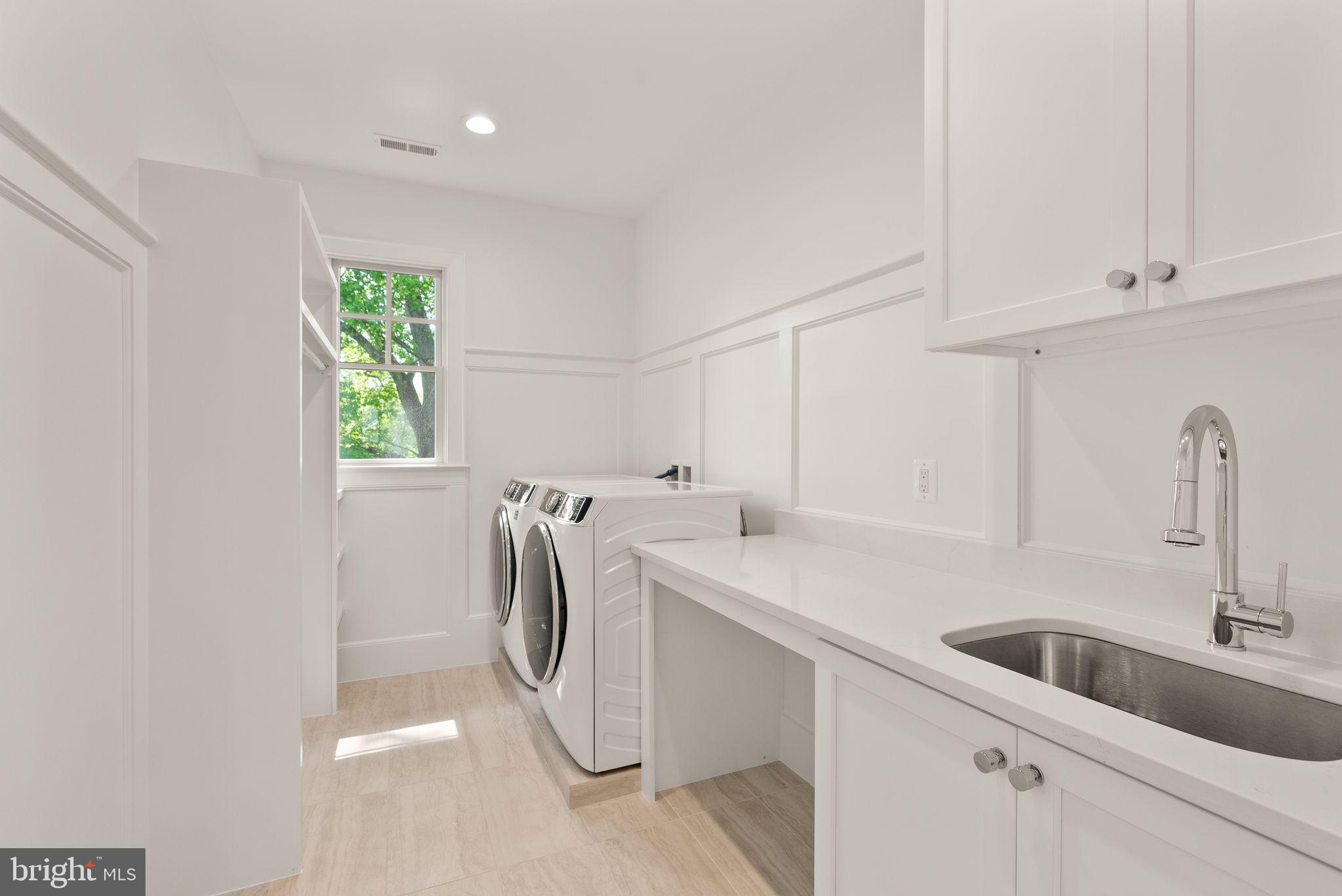 BROYHILL FOREST - Residential