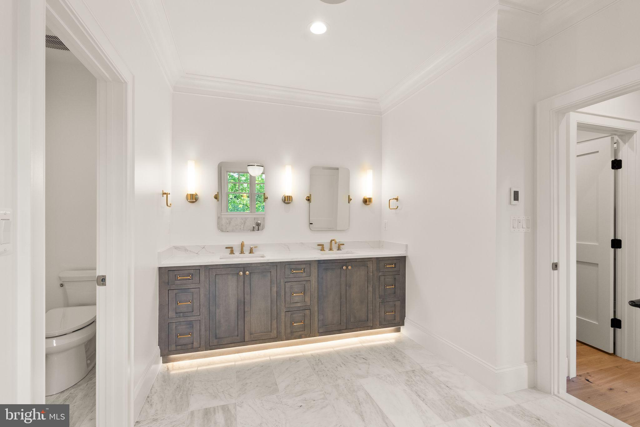 BROYHILL FOREST - Residential