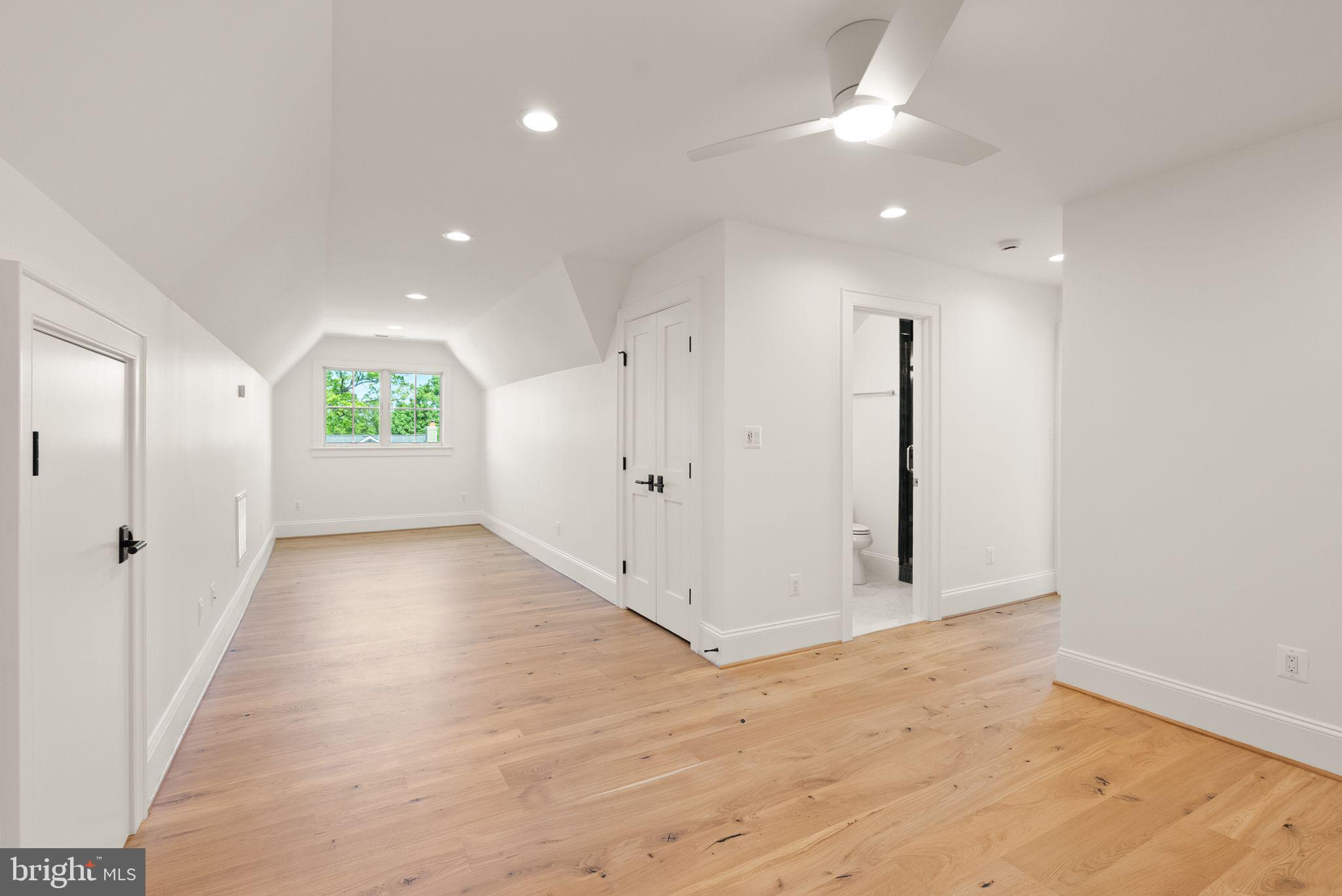 BROYHILL FOREST - Residential