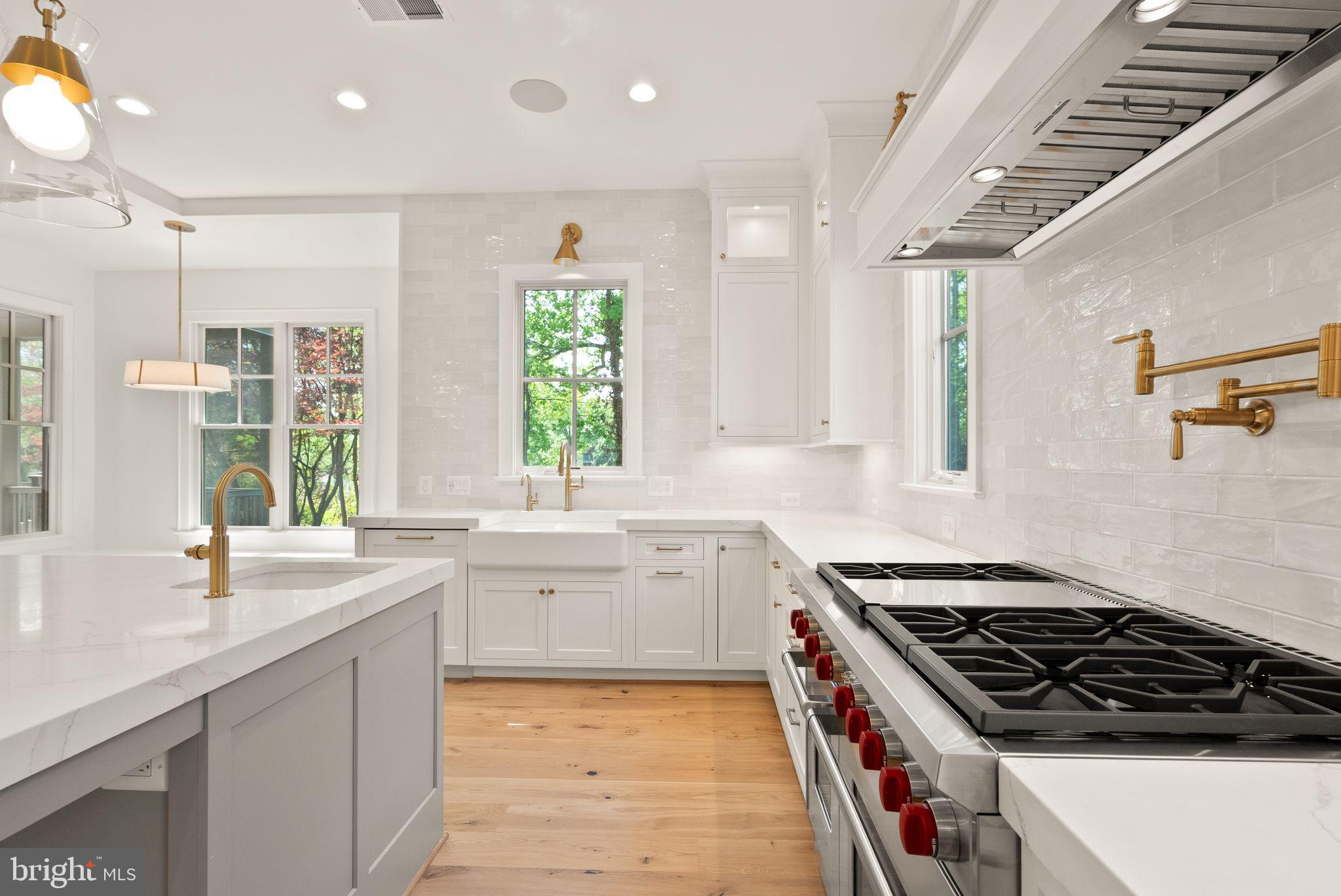 BROYHILL FOREST - Residential