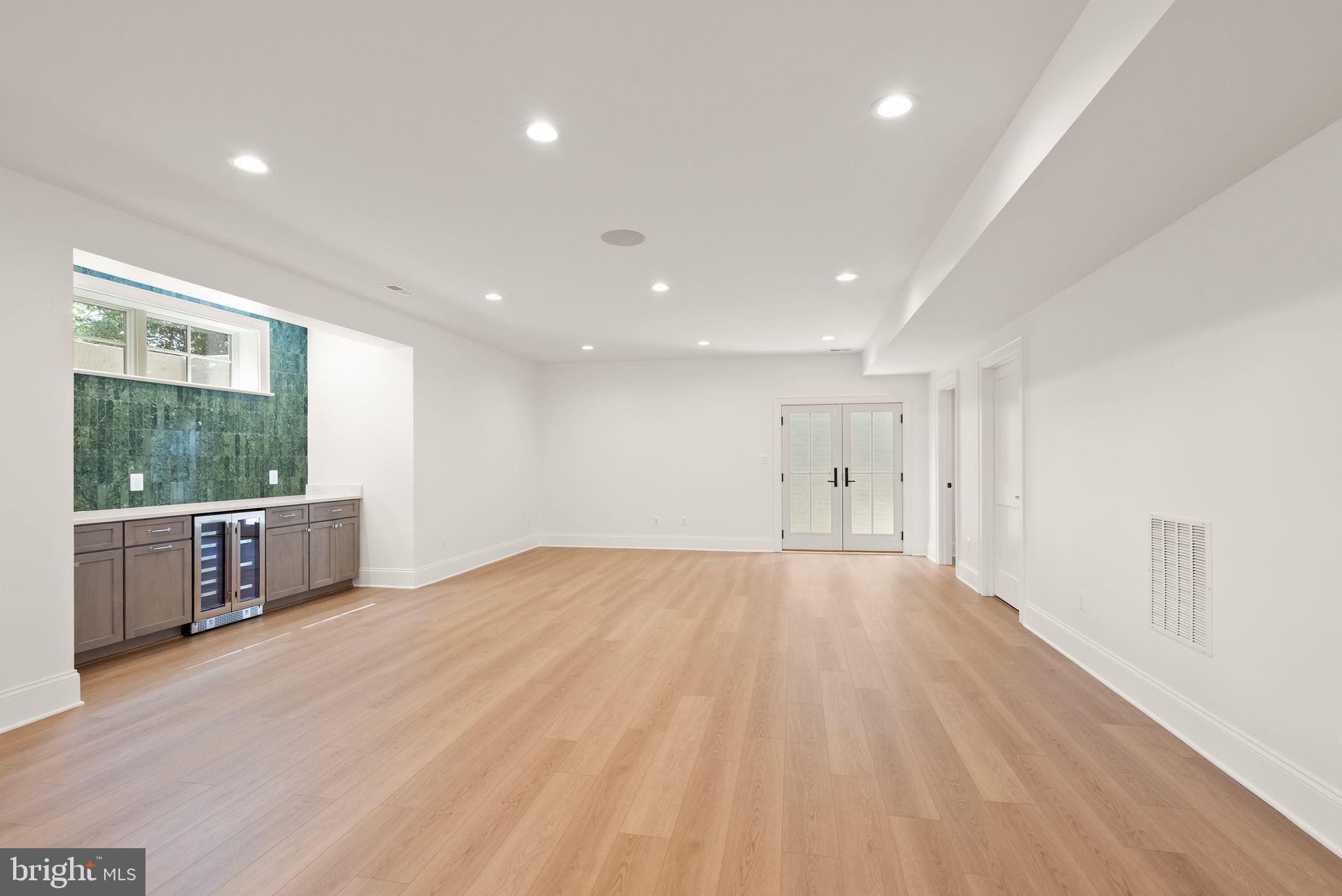 BROYHILL FOREST - Residential