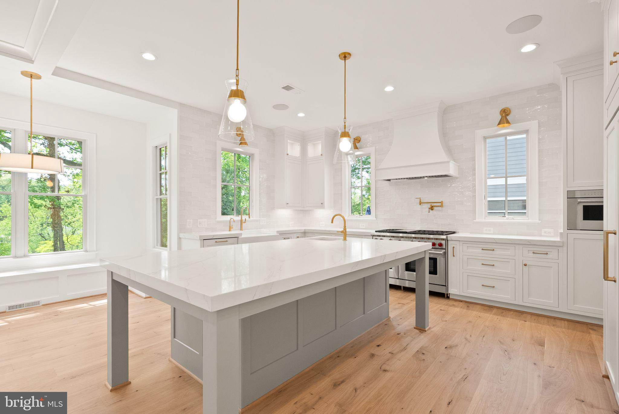 BROYHILL FOREST - Residential