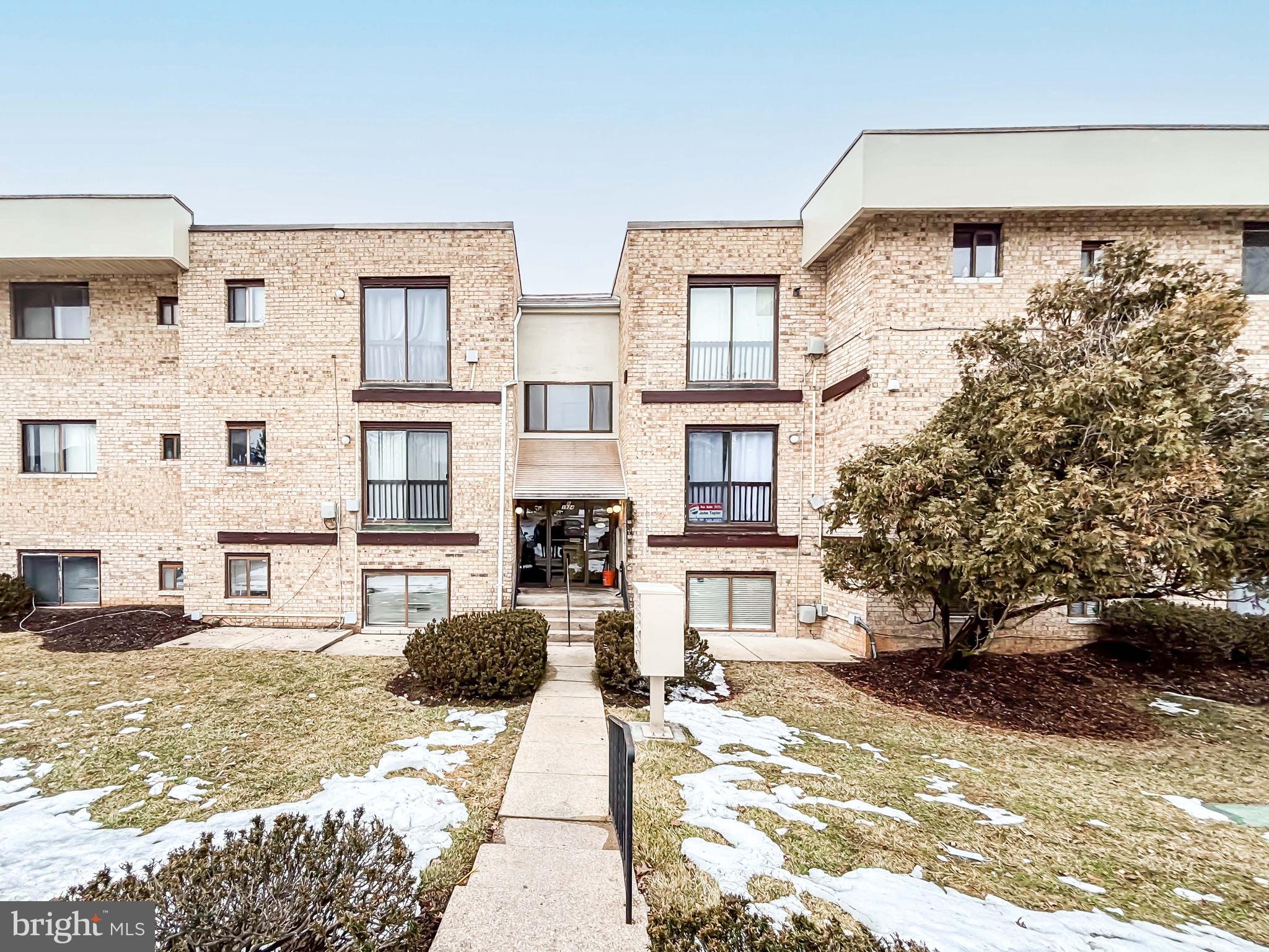 3924 ROLLING ROAD B-11