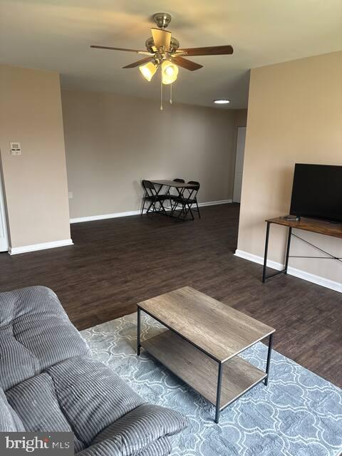 3924 ROLLING ROAD B-11