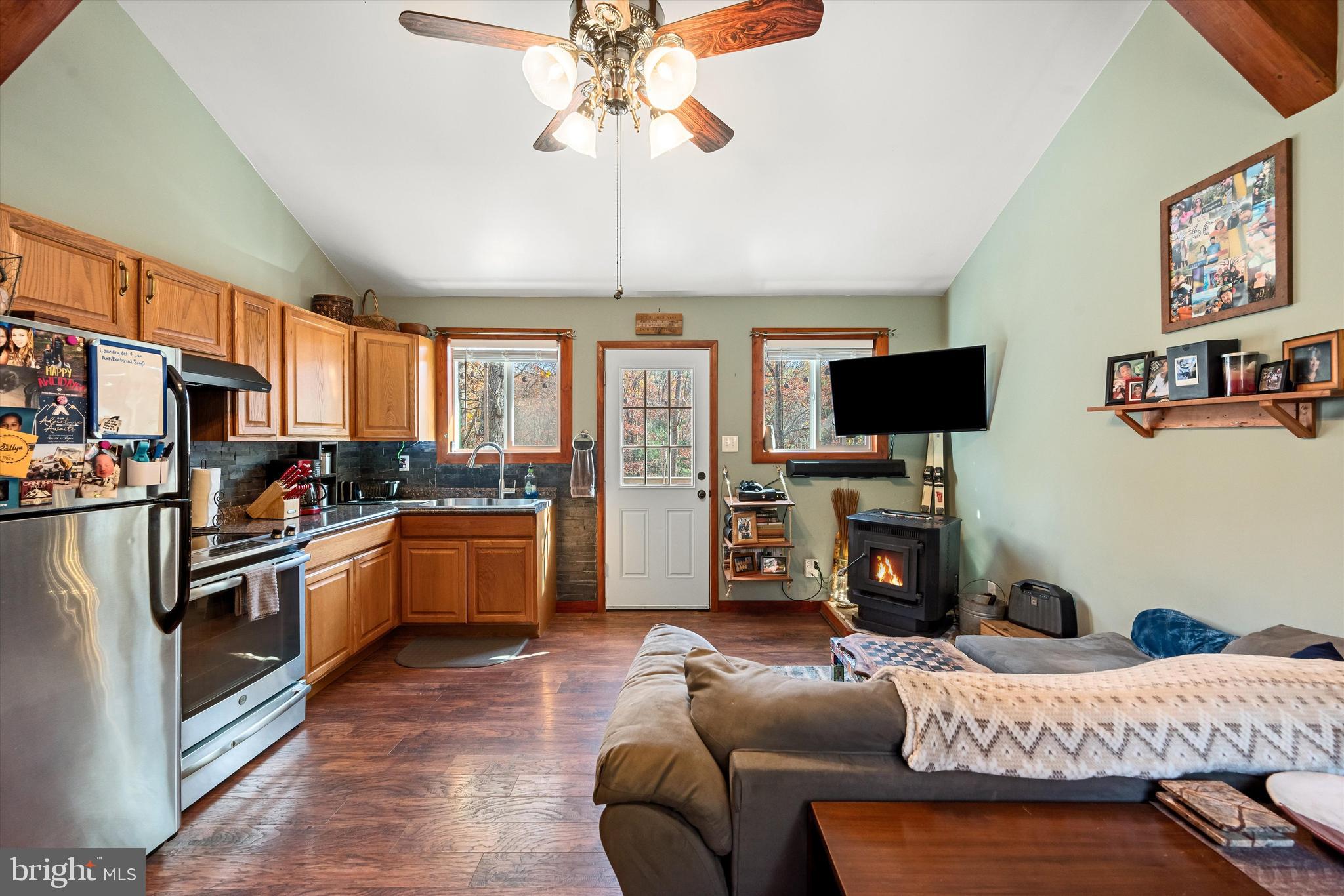 STAGECOACH STOP @ CAPON BRIDGE - Residential