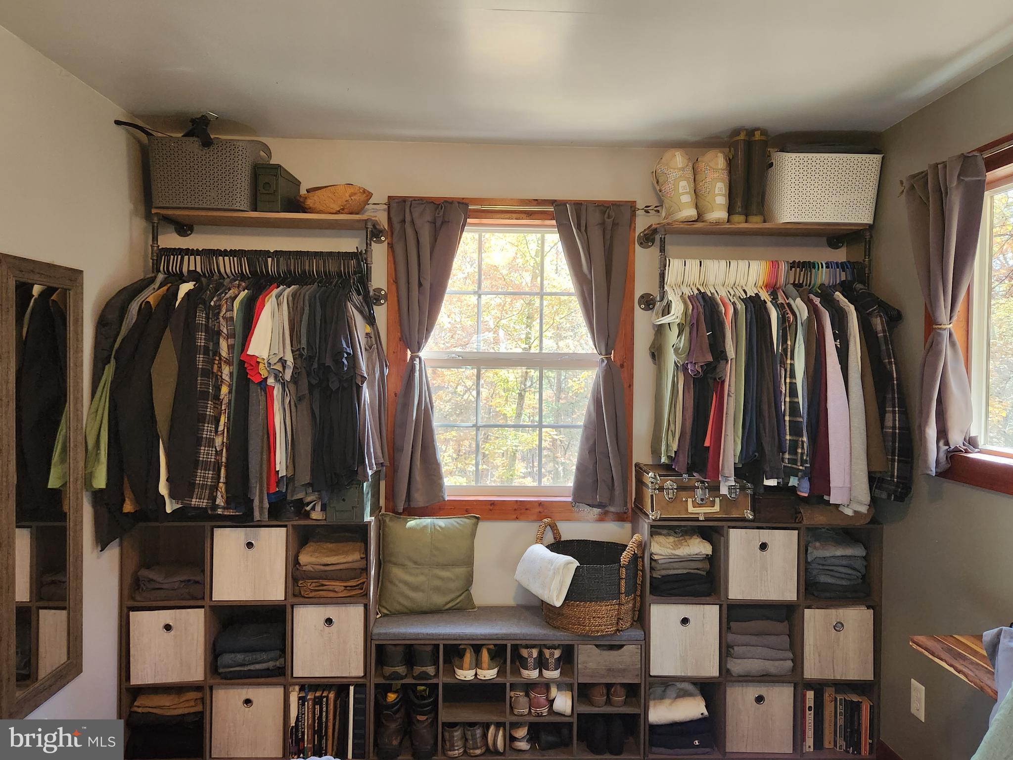 STAGECOACH STOP @ CAPON BRIDGE - Residential