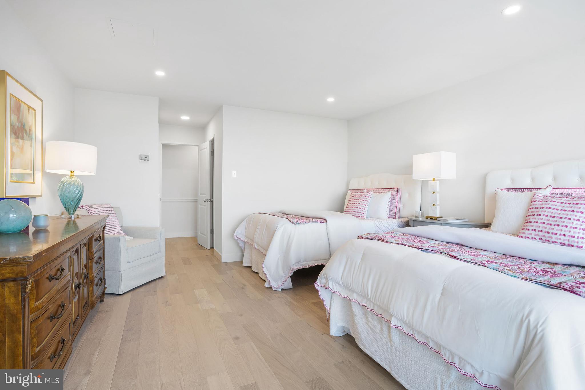 REGENCY AT MCLEAN - Residential