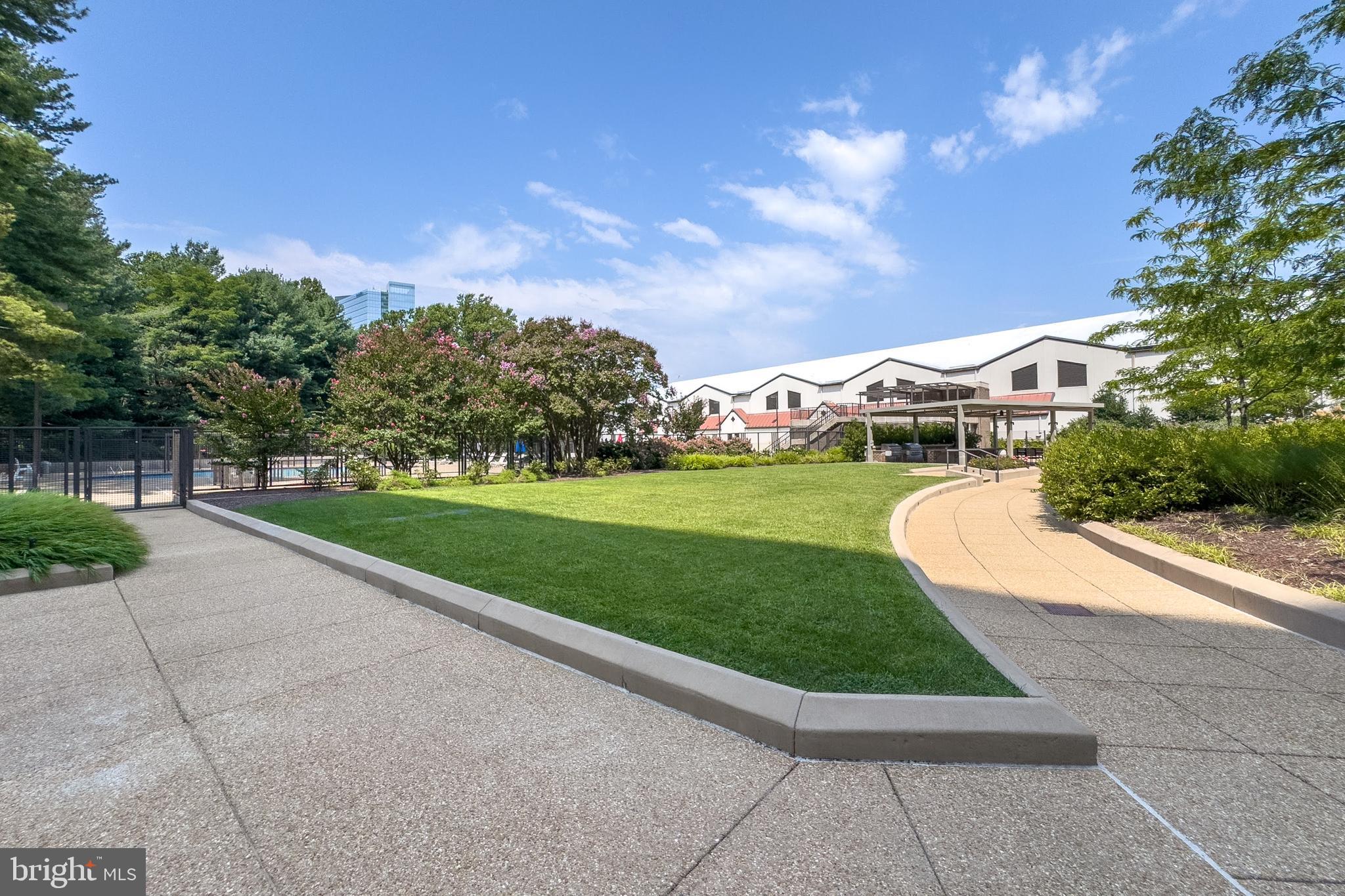 REGENCY AT MCLEAN - Residential