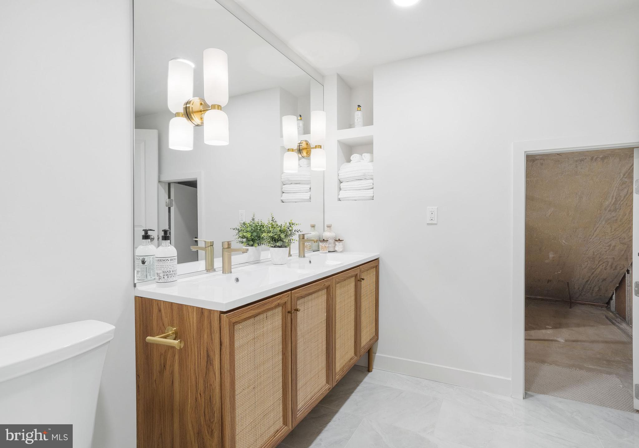 REGENCY AT MCLEAN - Residential