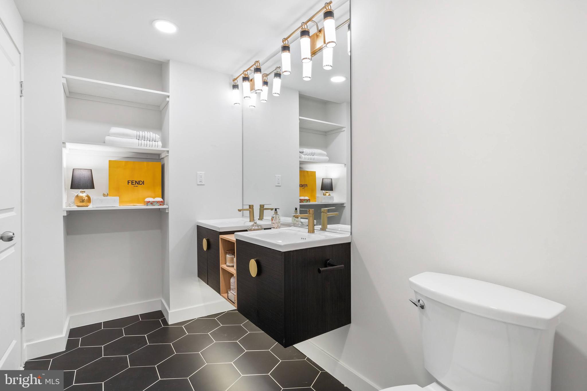 REGENCY AT MCLEAN - Residential