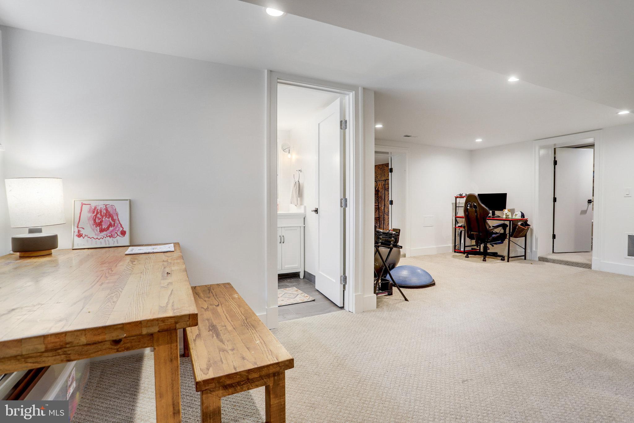 BROADMONT - Residential