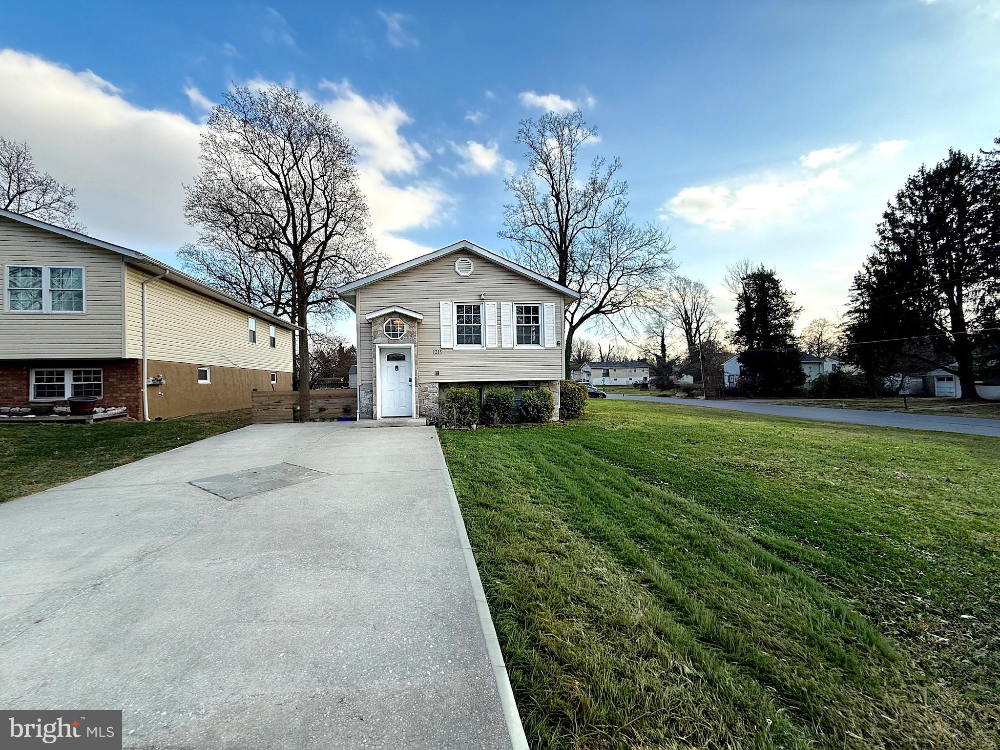 CATONSVILLE MANOR - Residential