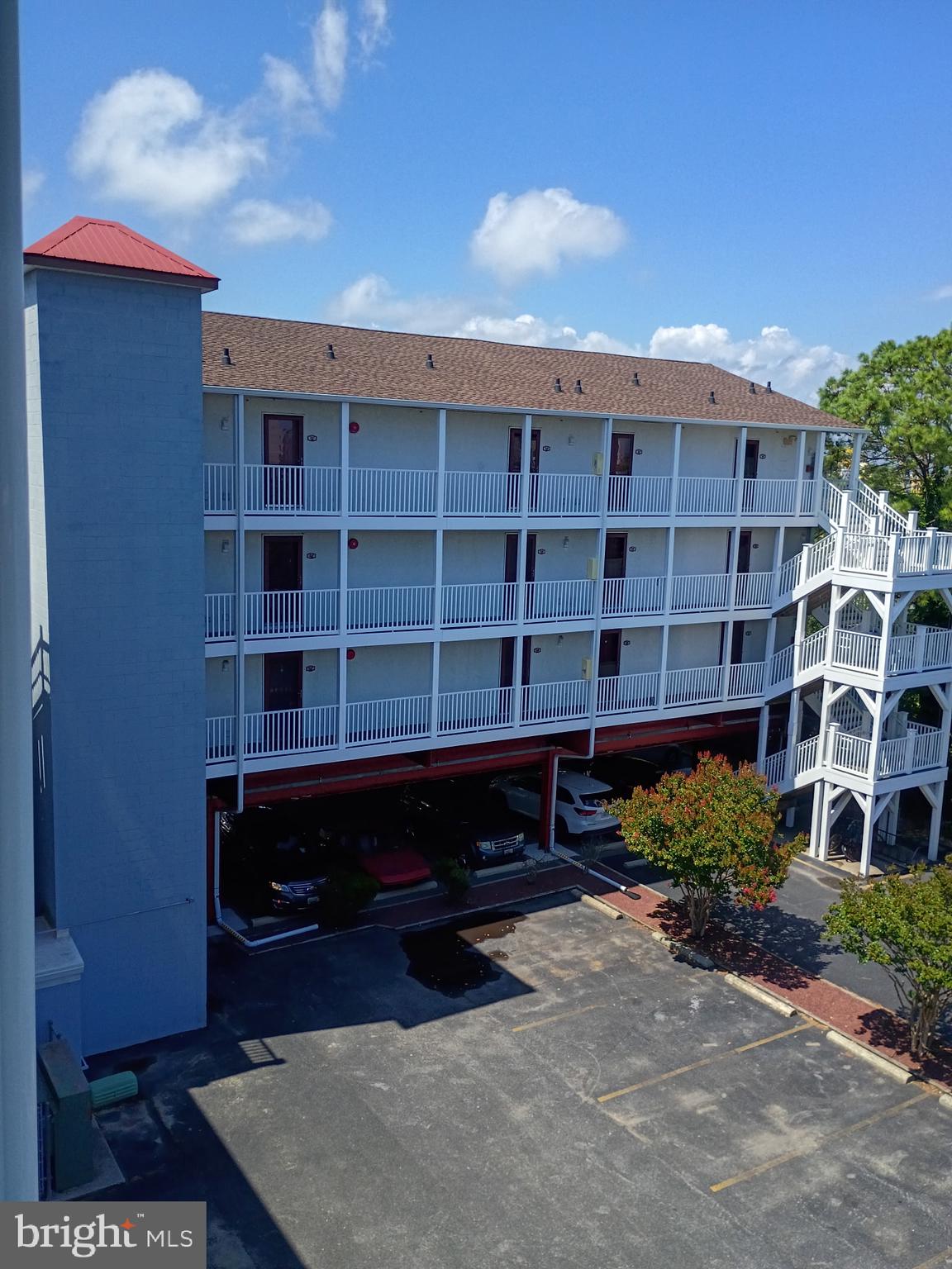 300 ROBIN DRIVE 216