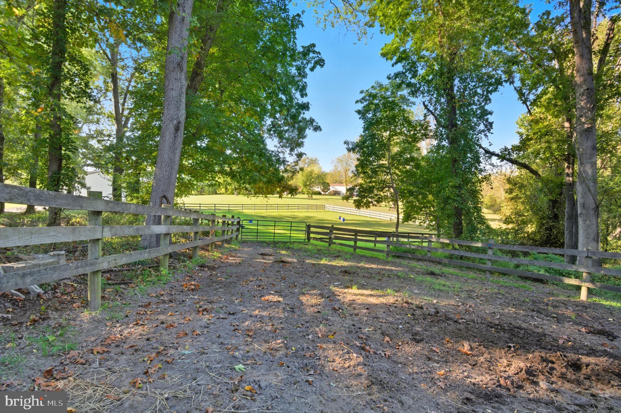 WEST FRIENDSHIP - Residential