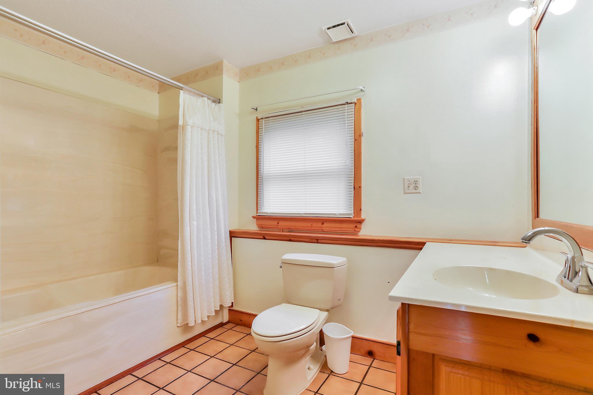 LAKEWOOD ACRES - Residential