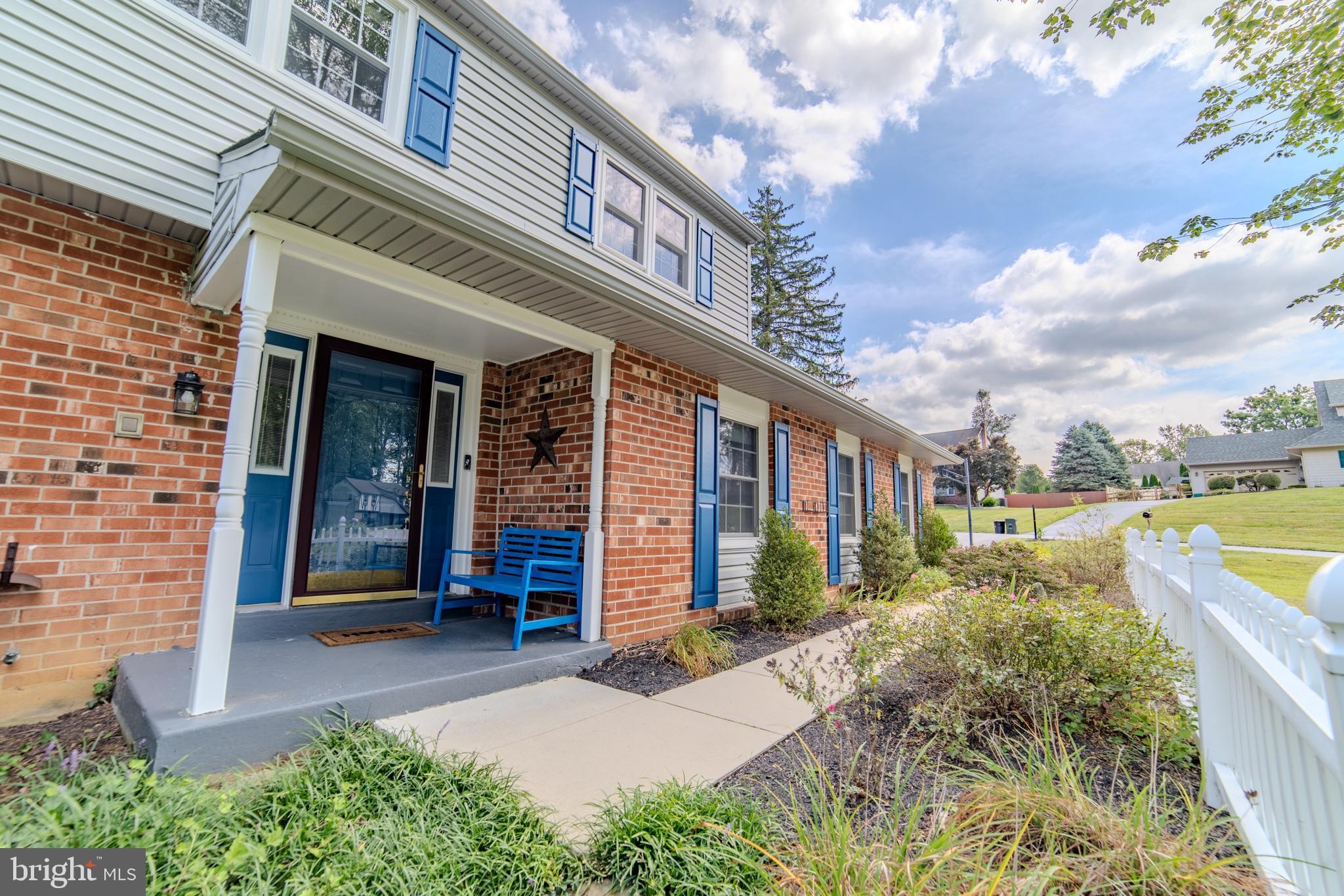 1527 ANNE DRIVE