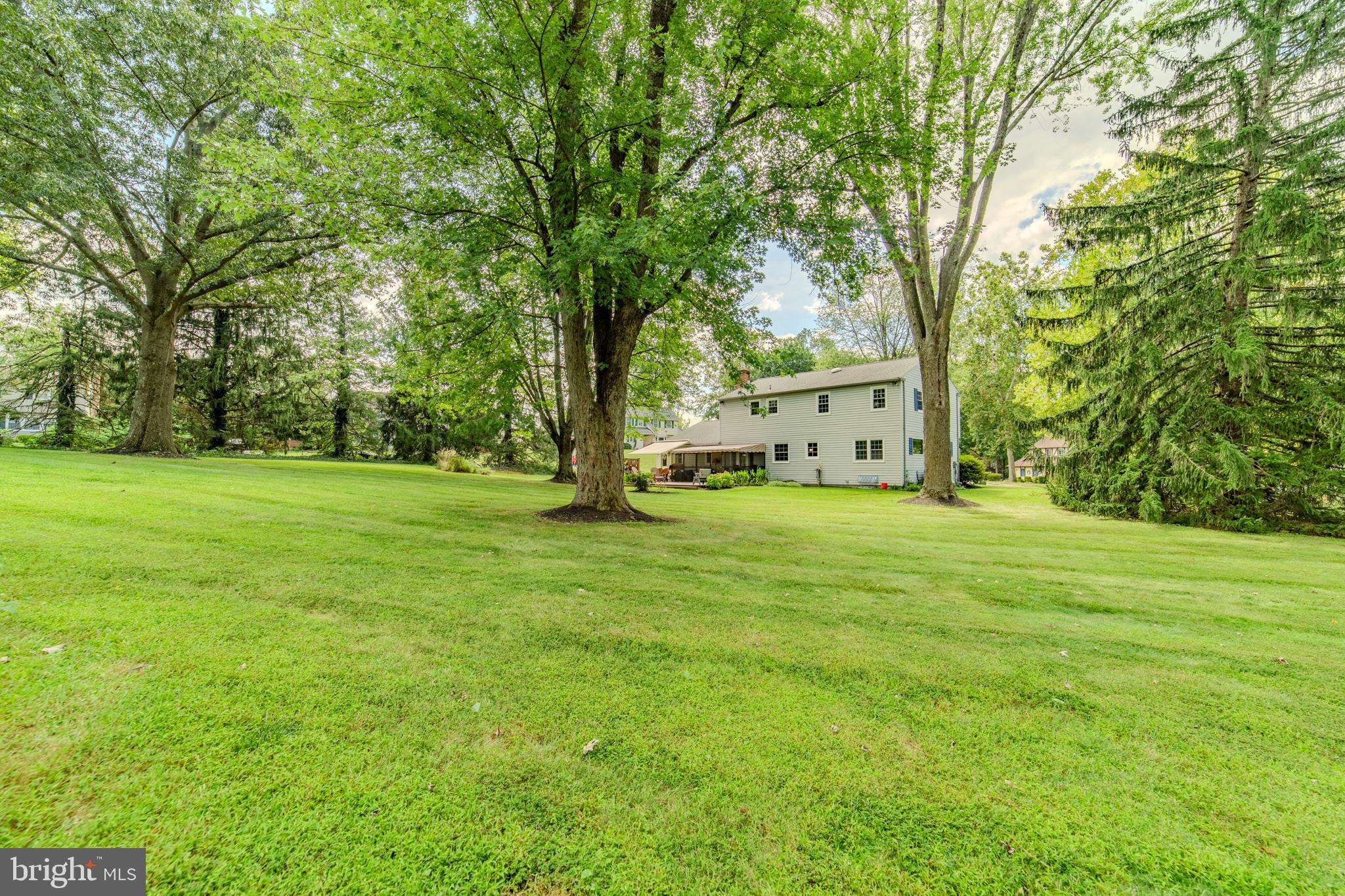 1527 ANNE DRIVE