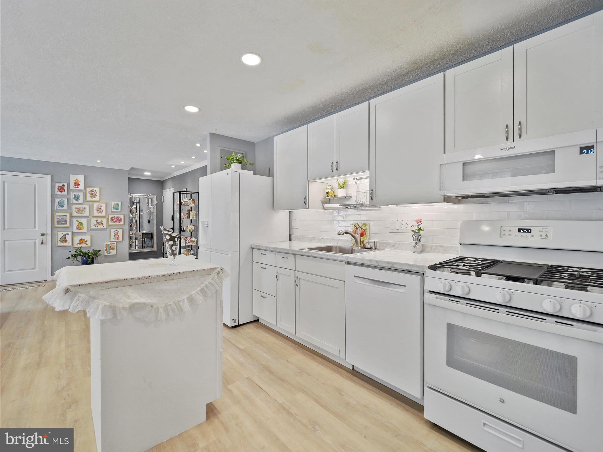 BETHESDA PARK - Residential