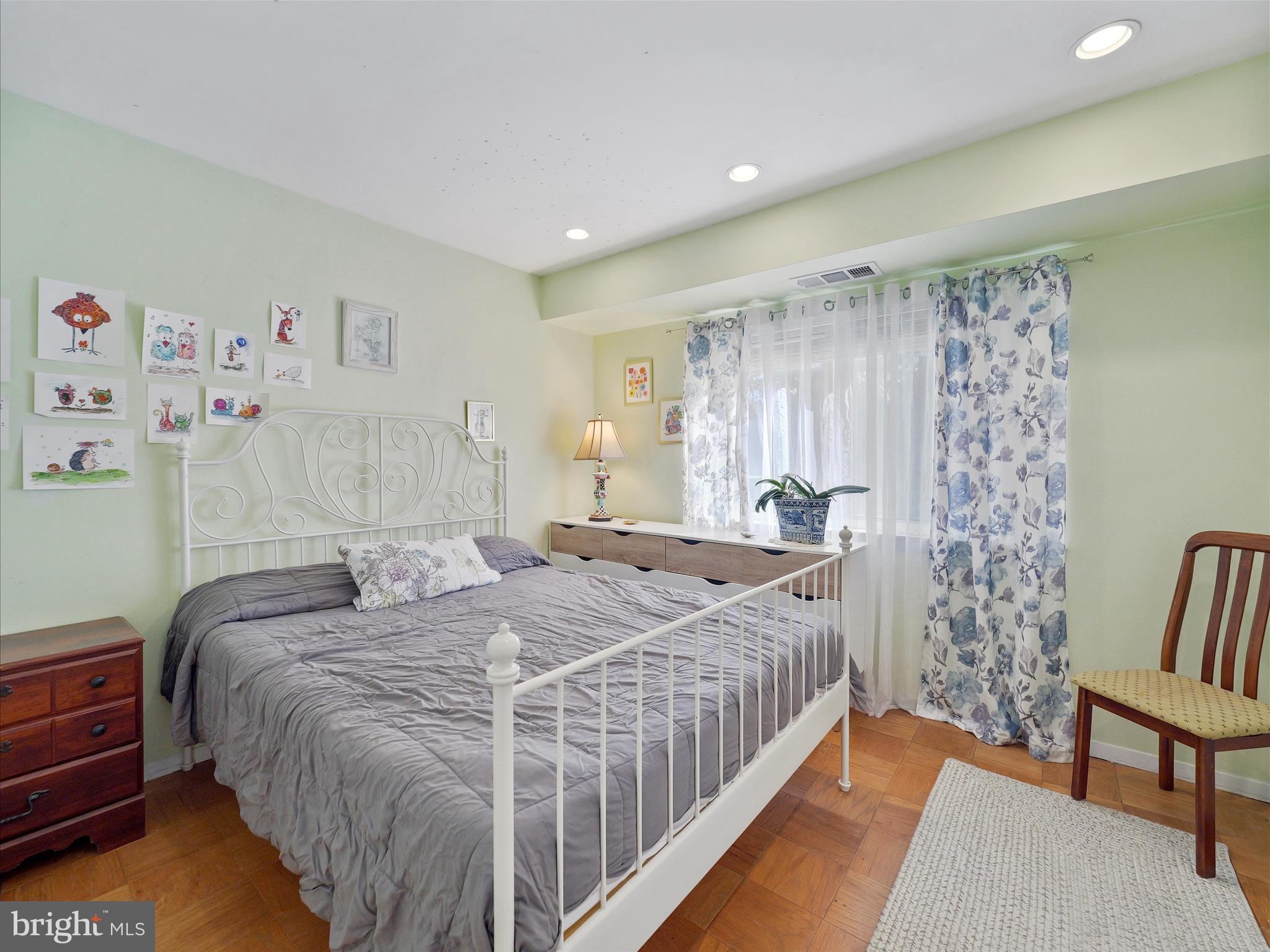 BETHESDA PARK - Residential