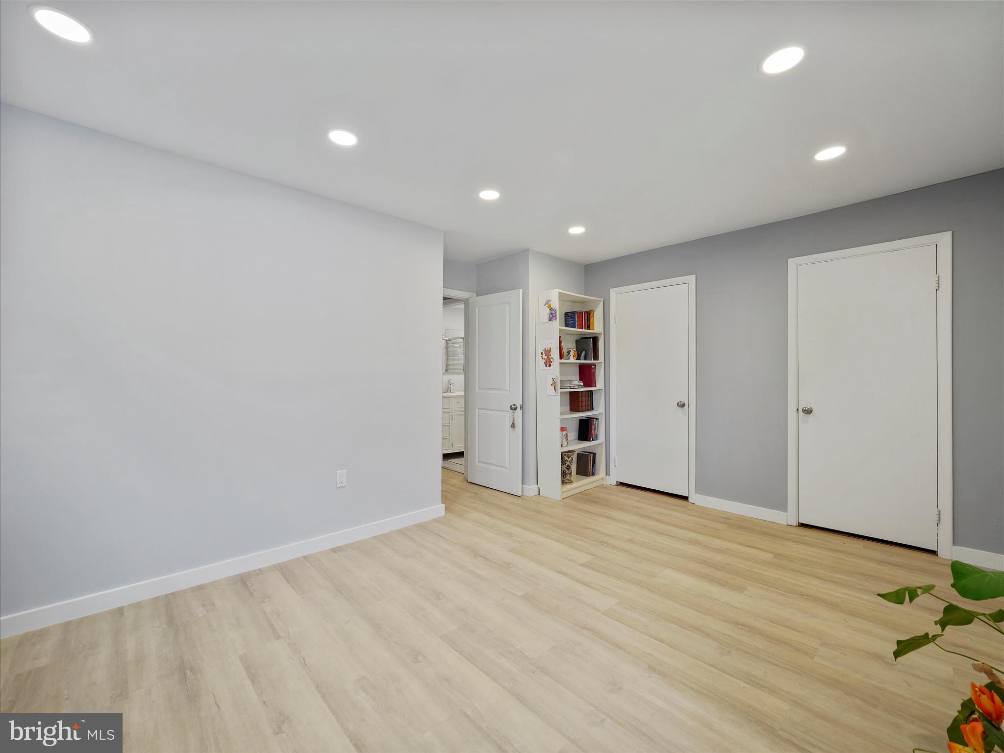 BETHESDA PARK - Residential