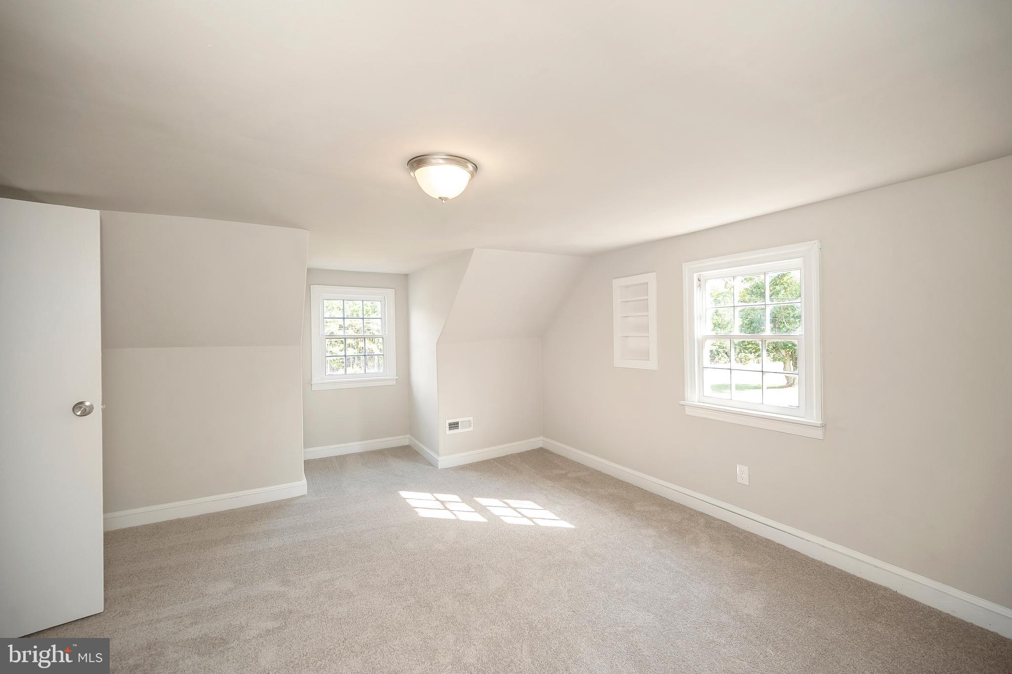 LOUISA - Residential