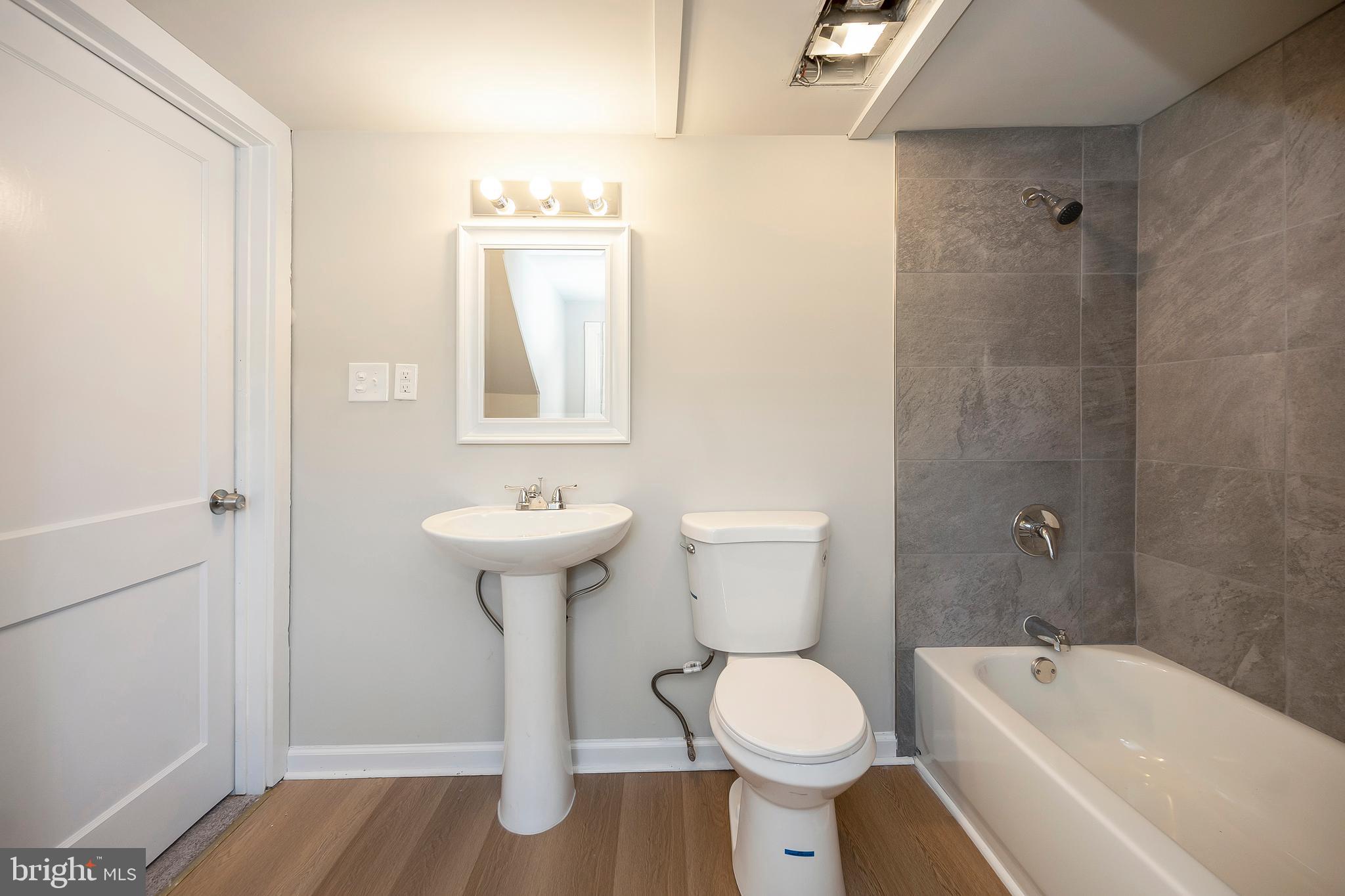 LOUISA - Residential