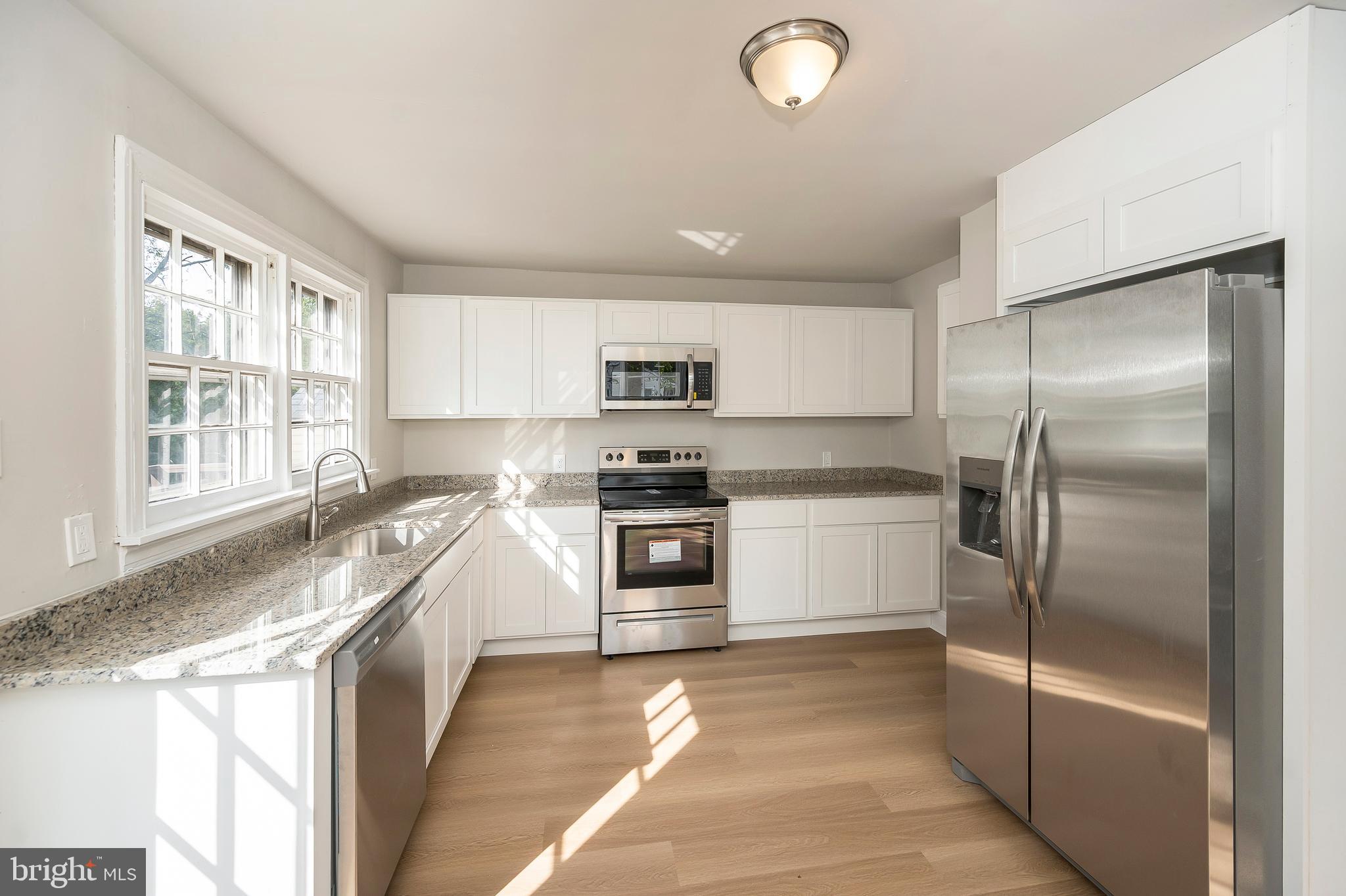 LOUISA - Residential