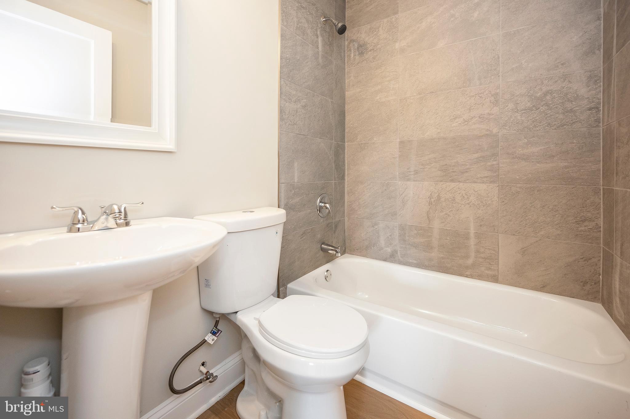 LOUISA - Residential