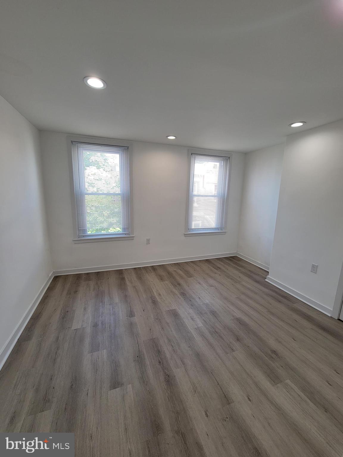 LOWER MOYAMENSING - Residential Lease