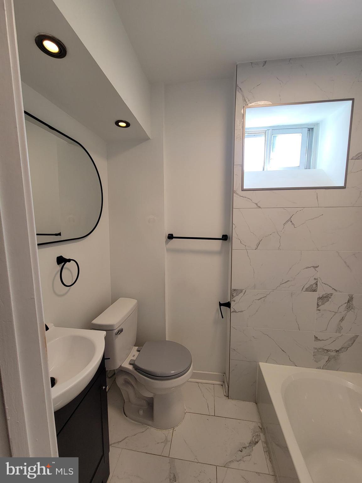 LOWER MOYAMENSING - Residential Lease