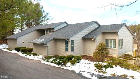 116 CLUBHOUSE DRIVE BERNVILLE PA 19506