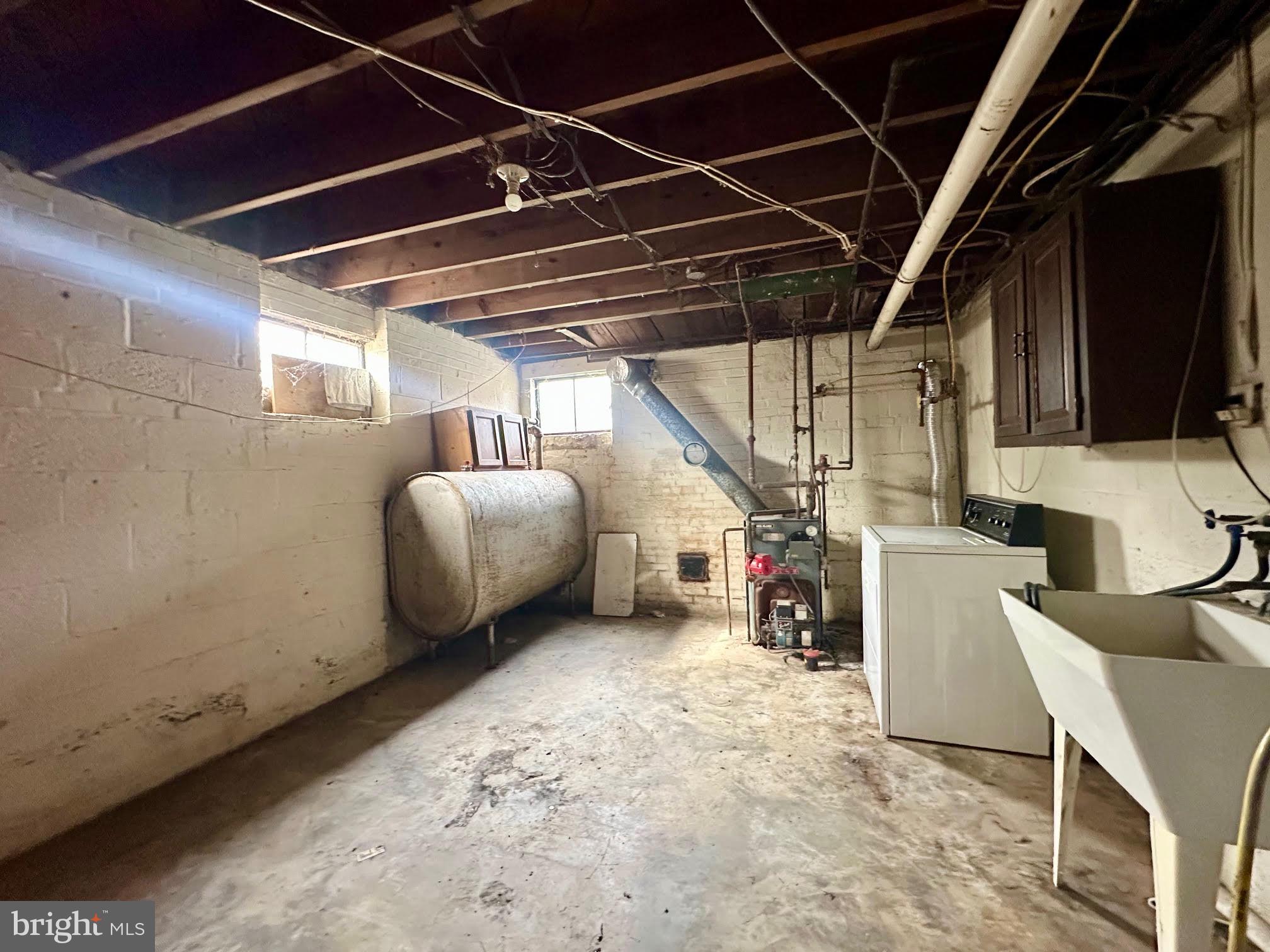 FAIRFAX HEIGHTS - Residential