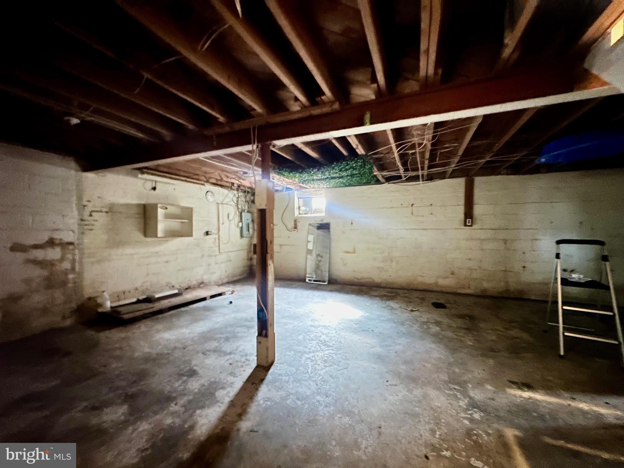 FAIRFAX HEIGHTS - Residential