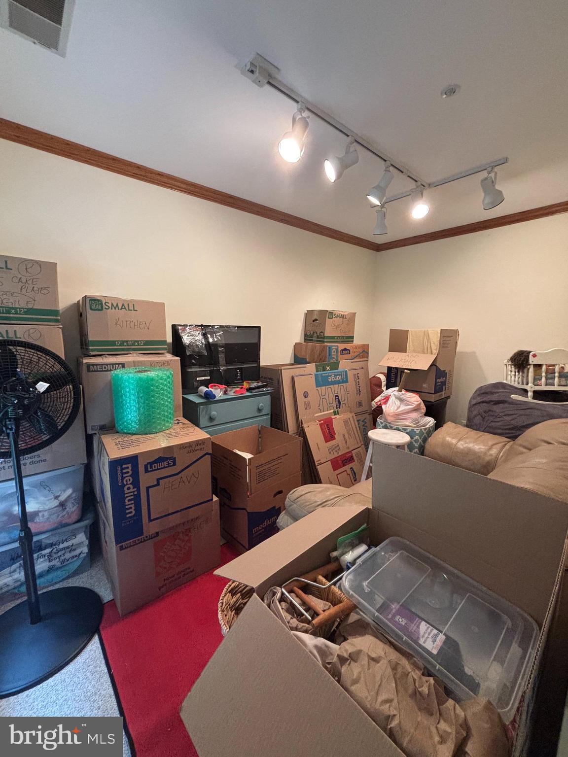 LAUREL WOODS - Residential Lease