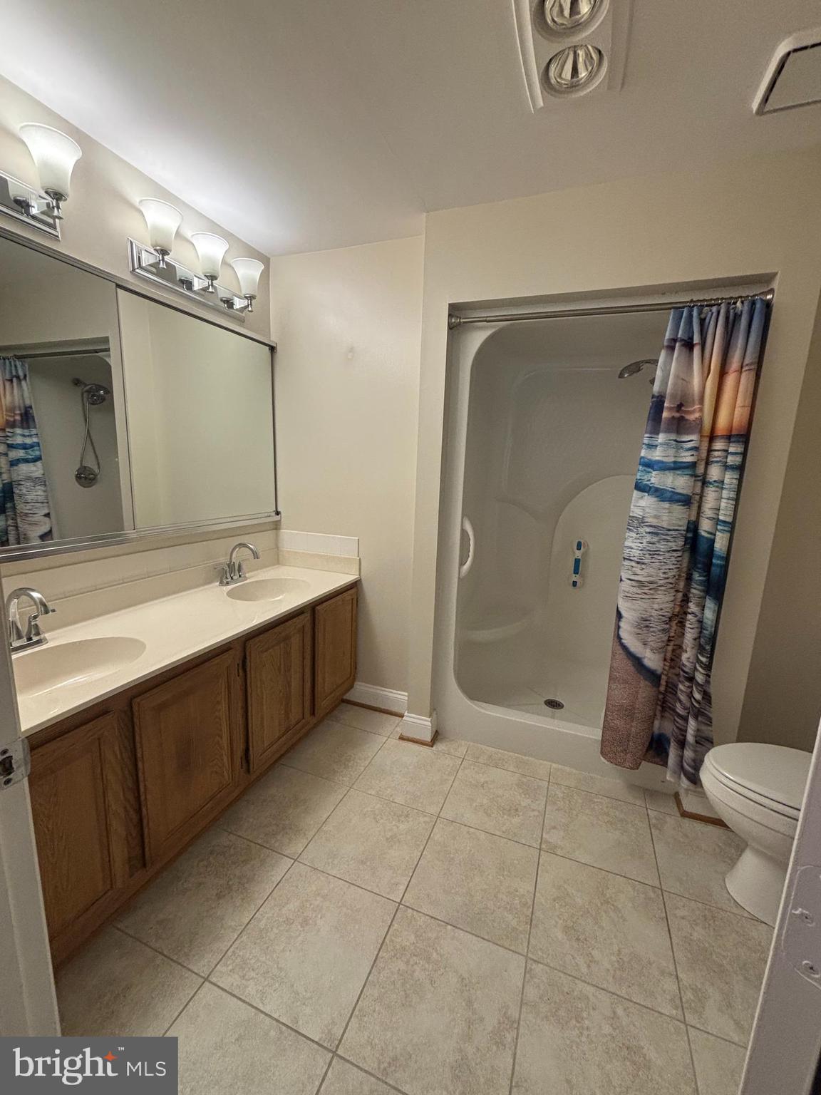 LAUREL WOODS - Residential Lease